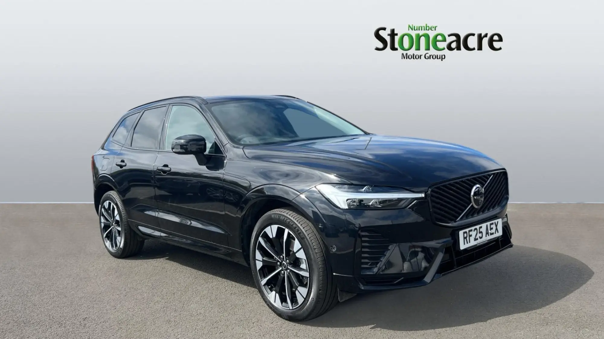 Volvo XC60 2.0 B5 MHEV Plus Pro Auto AWD Euro 6 (s/s) 5dr RF25AEX Image 1