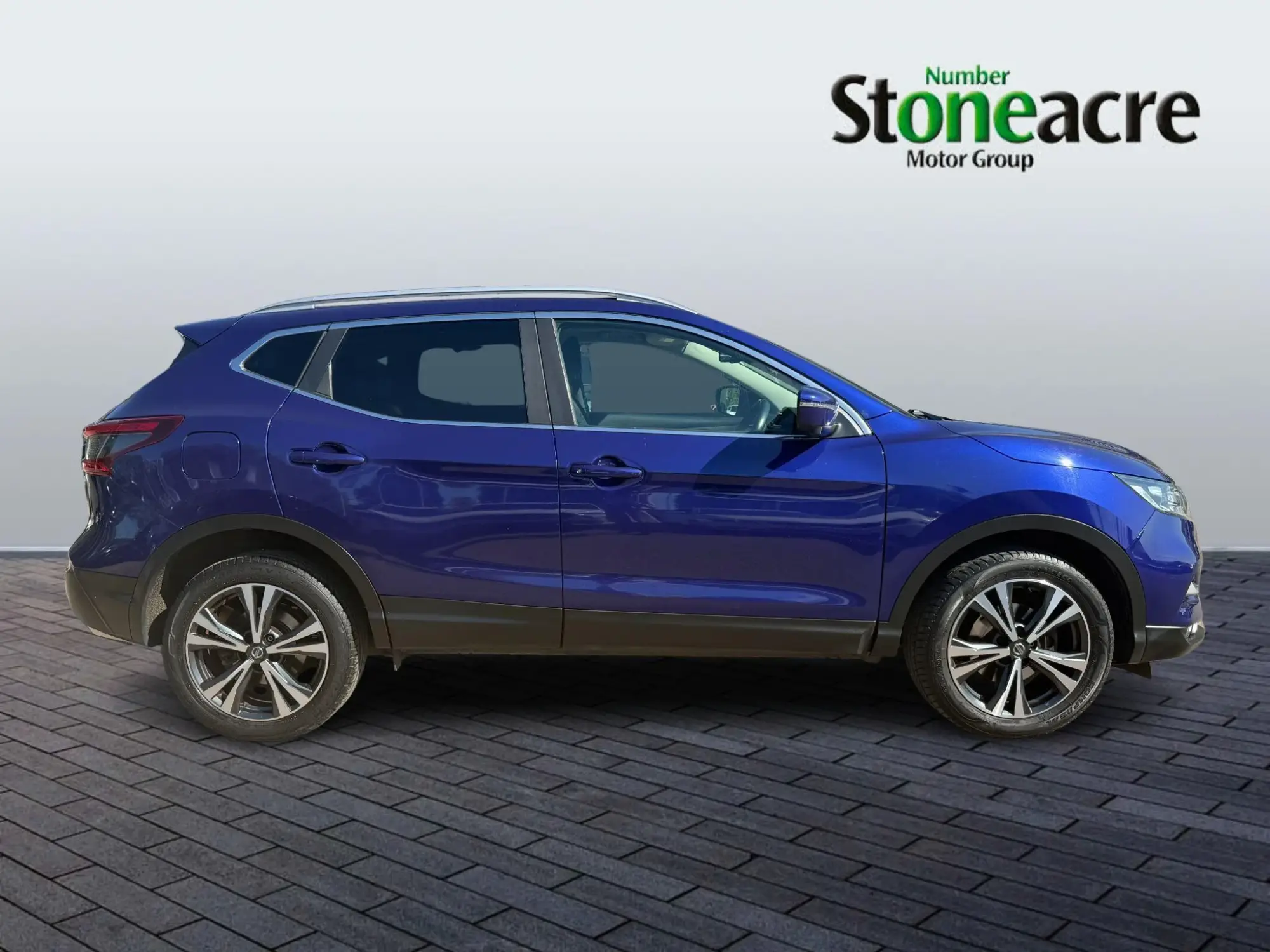 Nissan Qashqai 1.2 DiG-T N-Connecta 5dr DL67AZZ Image 2