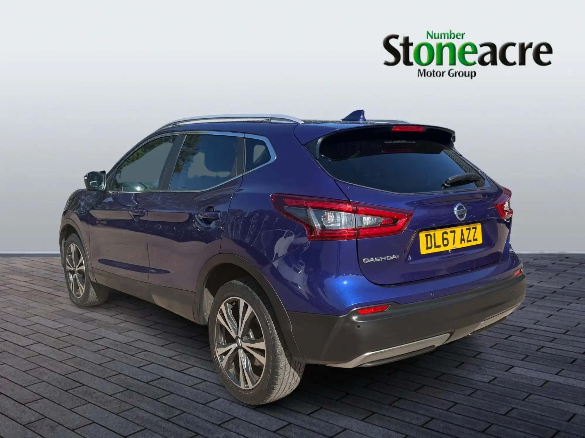 Nissan Qashqai 1.2 DiG-T N-Connecta 5dr DL67AZZ Image 3