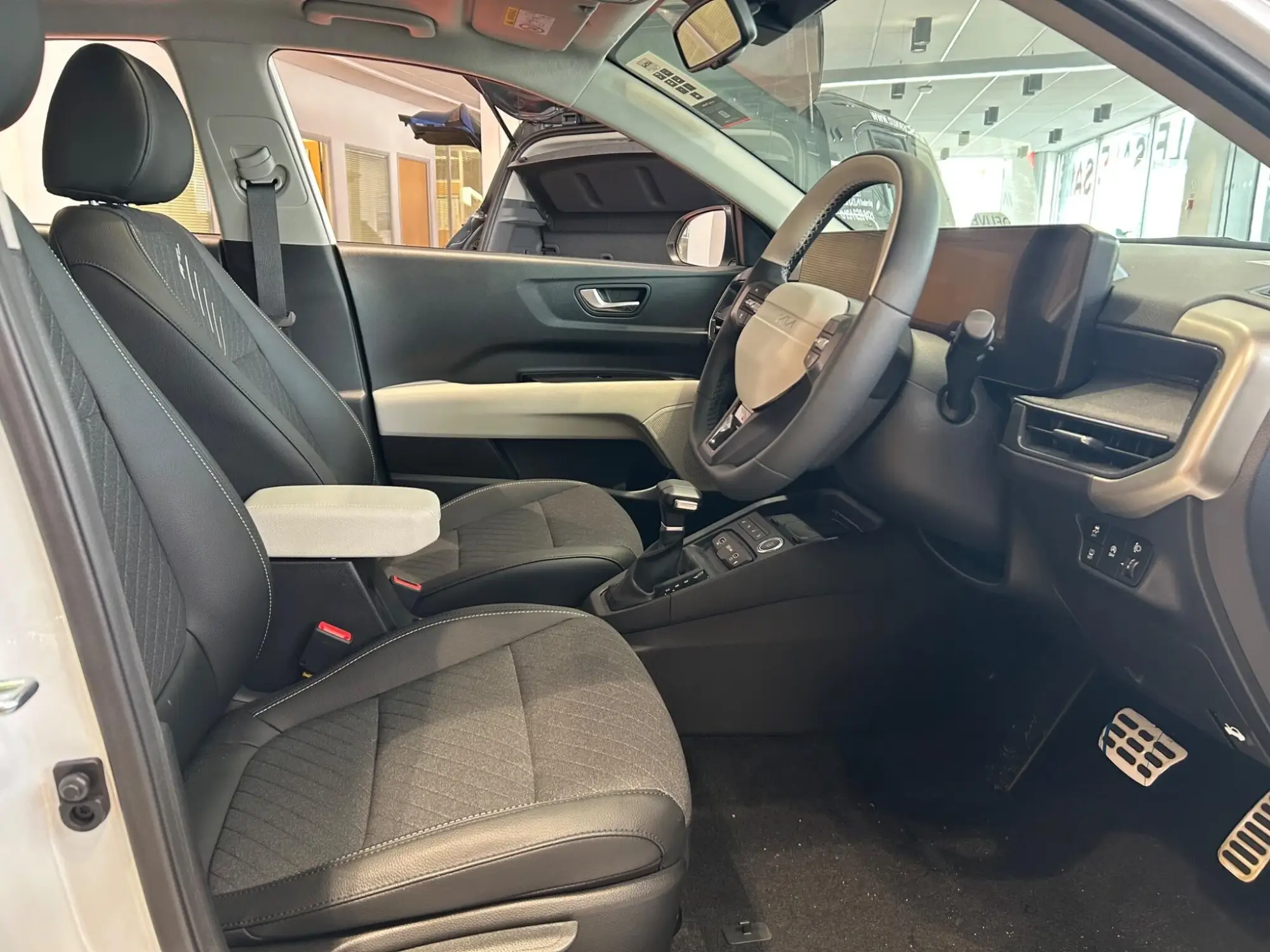 Kia Stonic 1.0 T-GDi MHEV GT-Line S DCT Euro 6 (s/s) 5dr DH75EHU Image 3