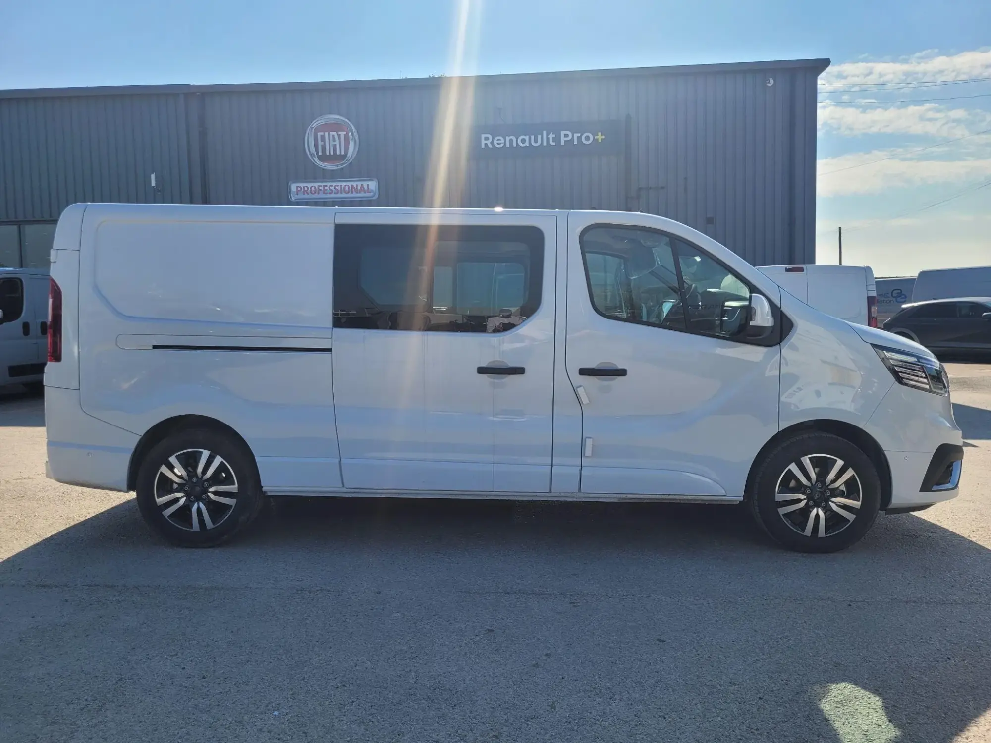 Renault Trafic Image 2