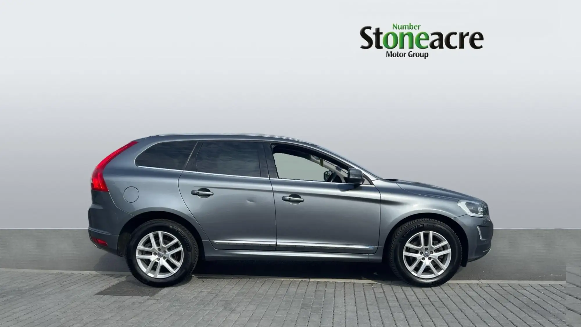 Volvo XC60 D5AWD SE Lux Nav Manual PY66CEV Image 3