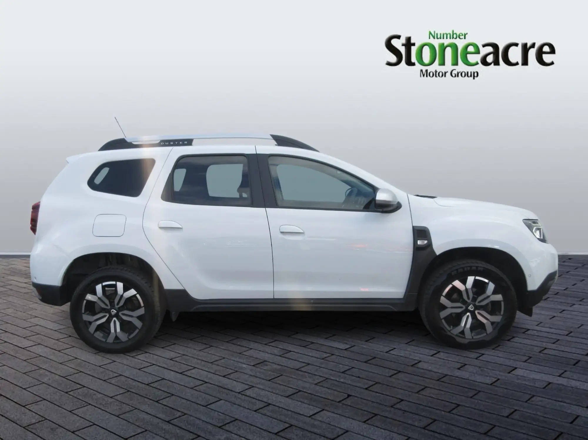 Dacia Duster 1.0 TCe 100 Bi-Fuel Prestige 5dr NV22BHF Image 2