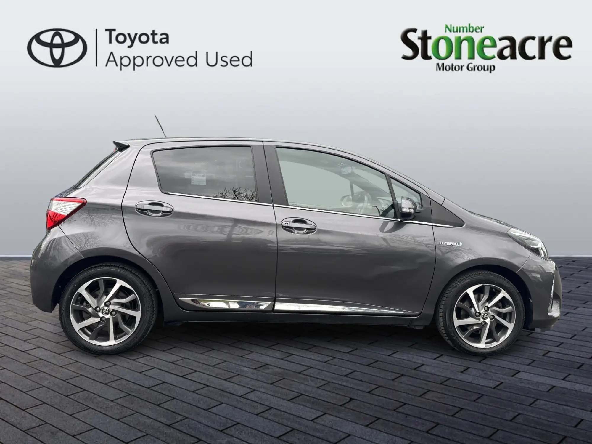 Toyota Yaris 1.5 VVT-h Excel E-CVT Euro 6 (s/s) 5dr (15in Alloy) NU67FMK Image 2