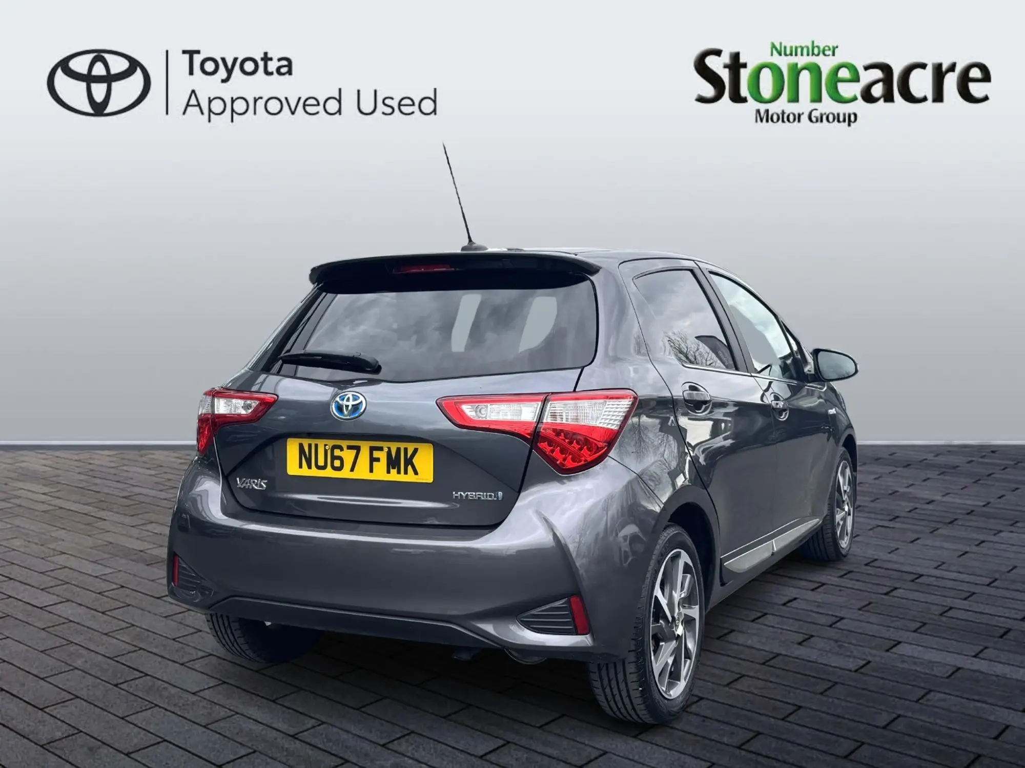 Toyota Yaris 1.5 VVT-h Excel E-CVT Euro 6 (s/s) 5dr (15in Alloy) NU67FMK Image 3