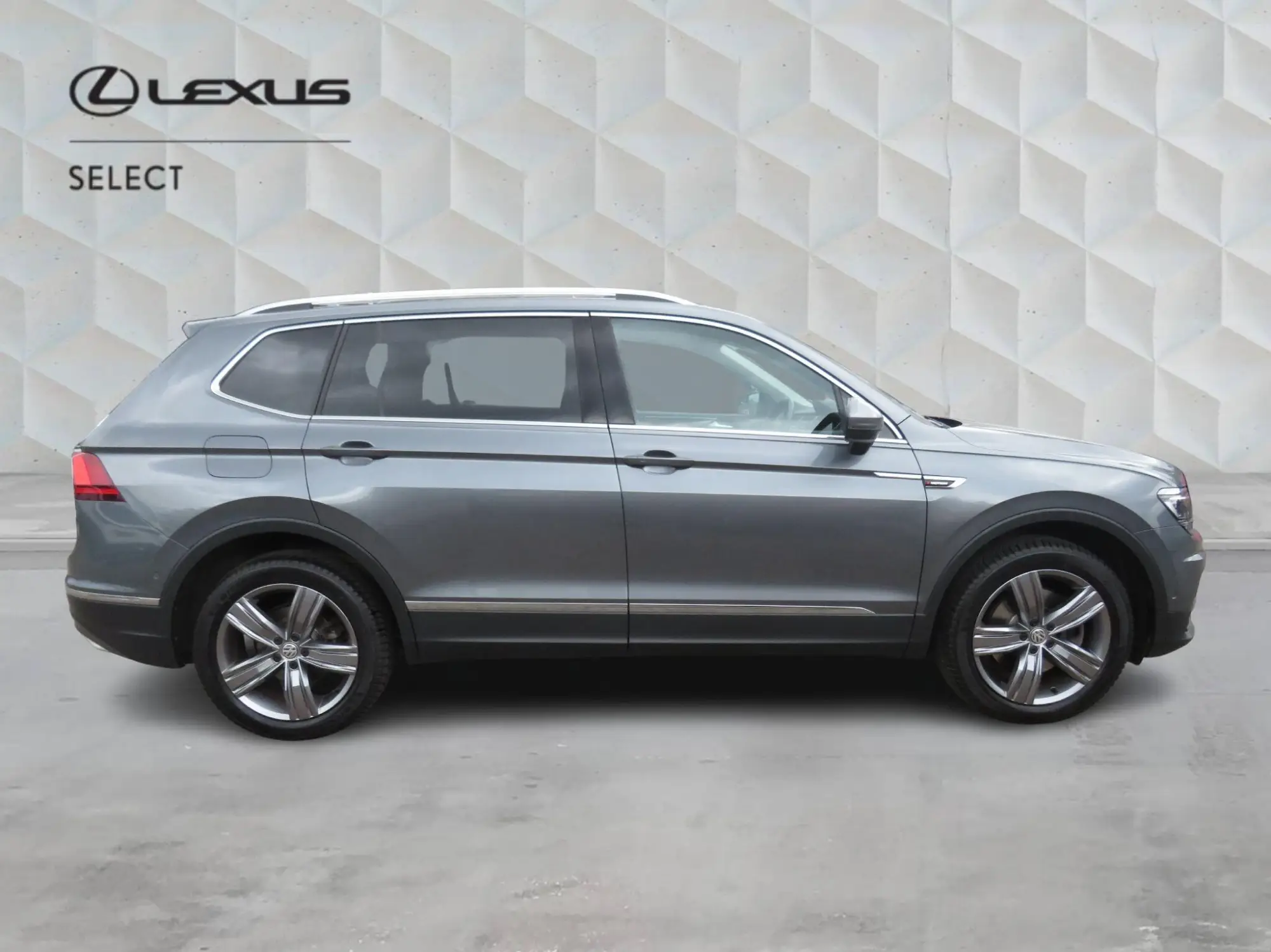 Volkswagen Tiguan Allspace 2.0 TSI SEL DSG 4Motion Euro 6 (s/s) 5dr NH19WMW Image 2
