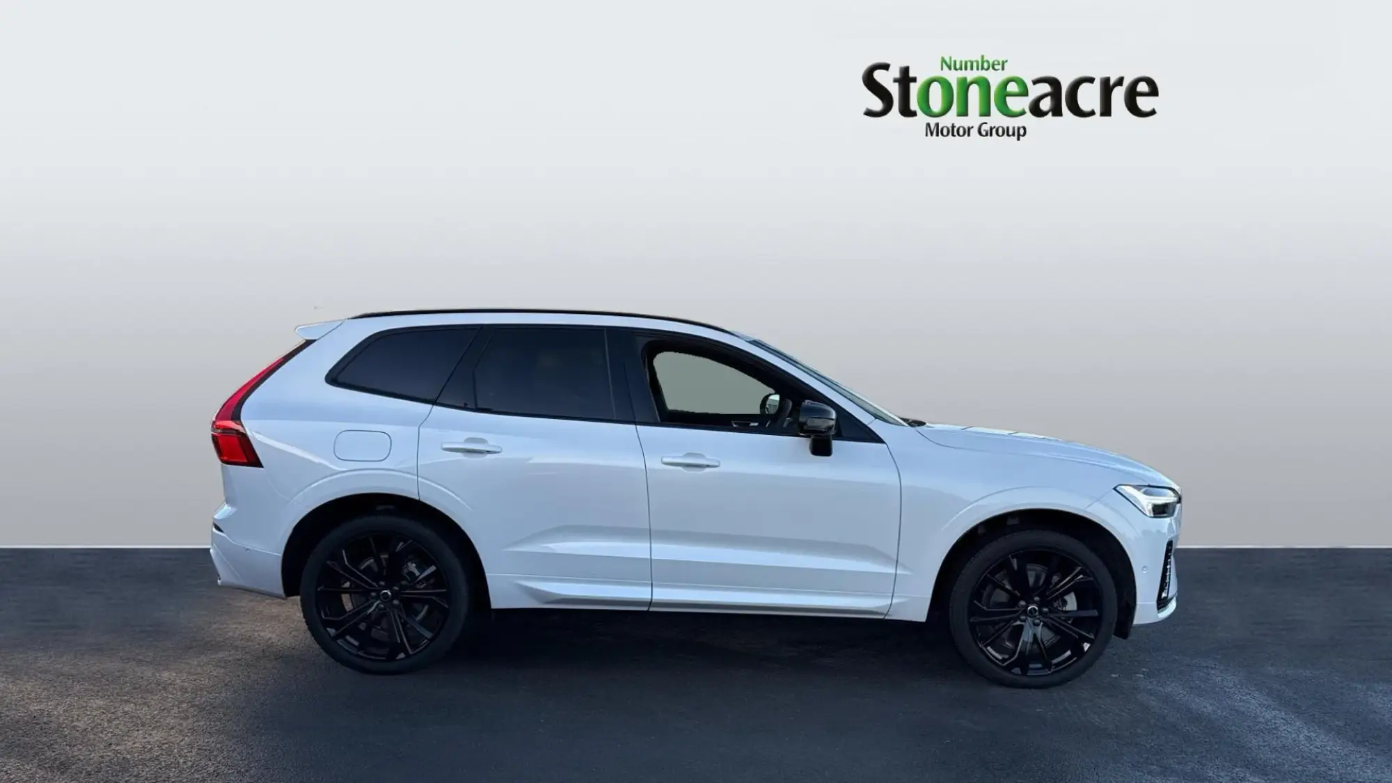 Volvo XC60 2.0 T8 18.8kWh Ultra Black Edition Auto AWD Euro 6 (s/s) 5dr FV75VNU Image 3