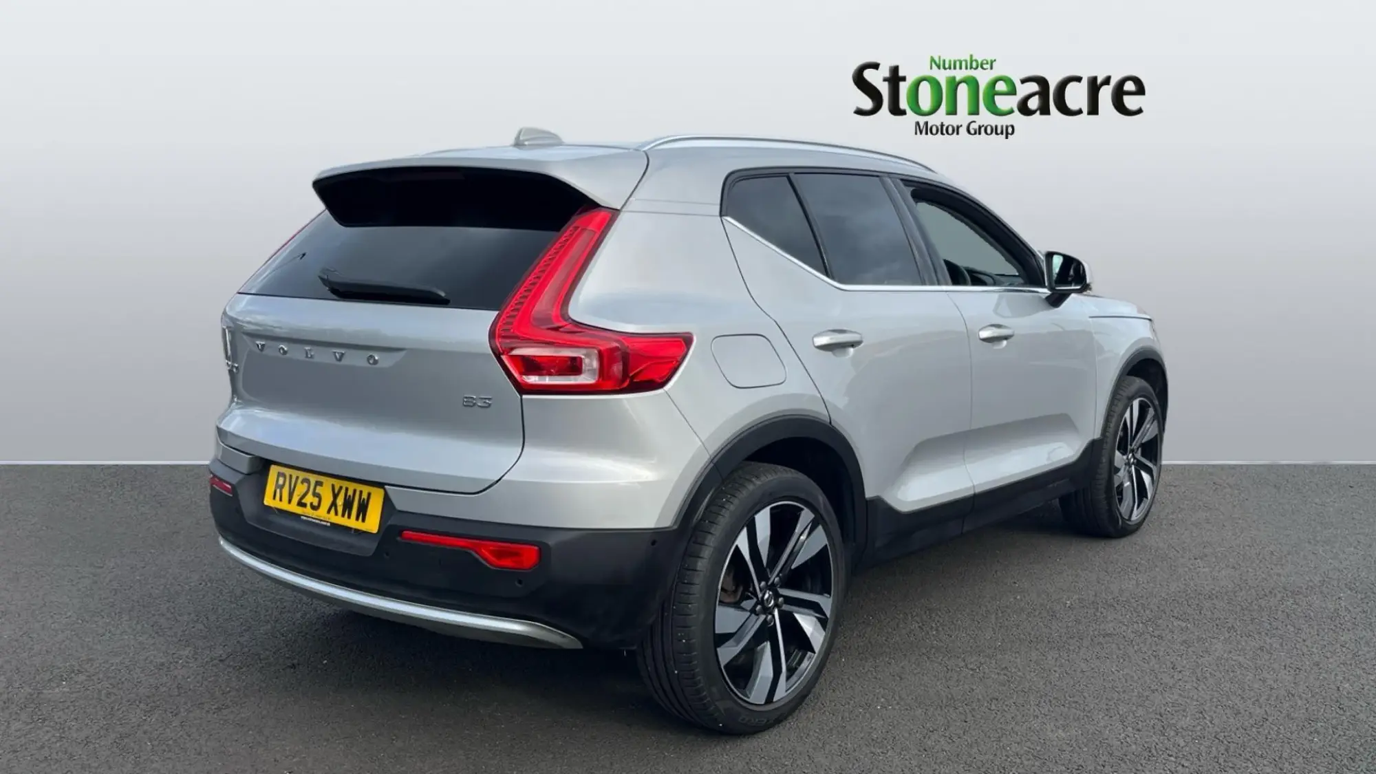 Volvo XC40 Image 2