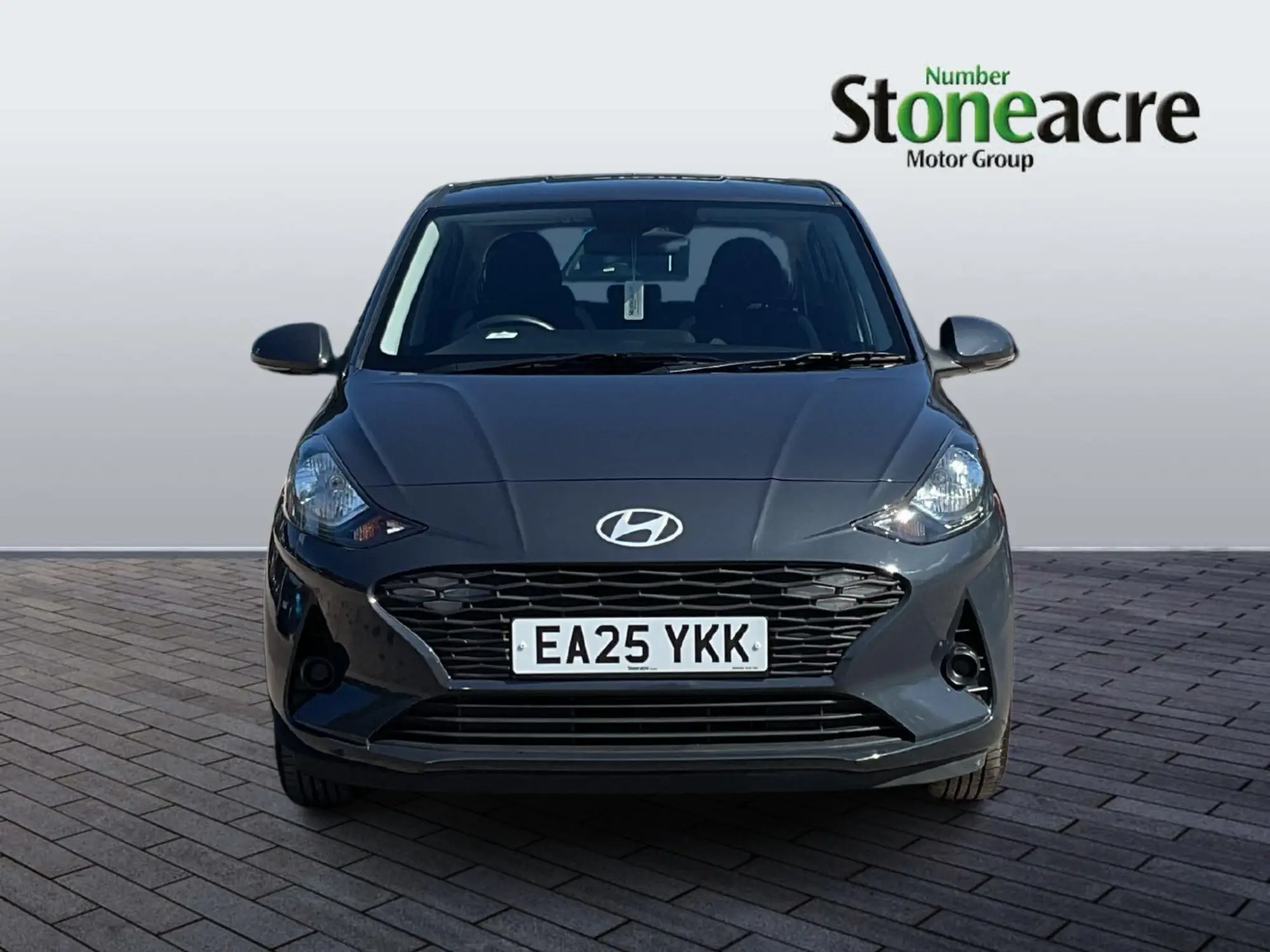 Hyundai i10 1.0 Advance Auto Euro 6 (s/s) 5dr EA25YKK Image 2