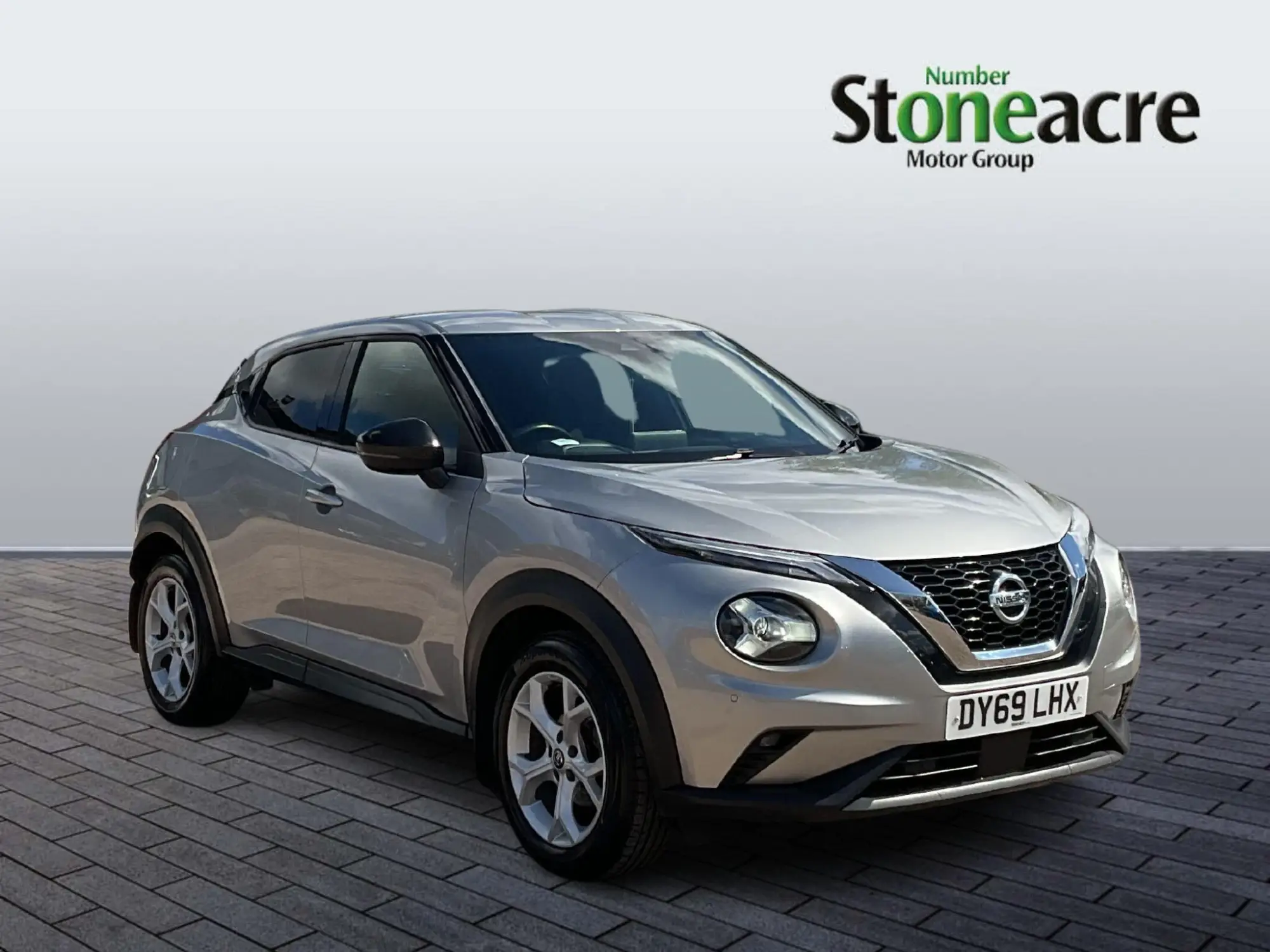 Nissan Juke 1.0 DIG-T N-Connecta SUV 5dr Petrol DCT Auto Euro 6 (s/s) (117 ps) DY69LHX Image 1
