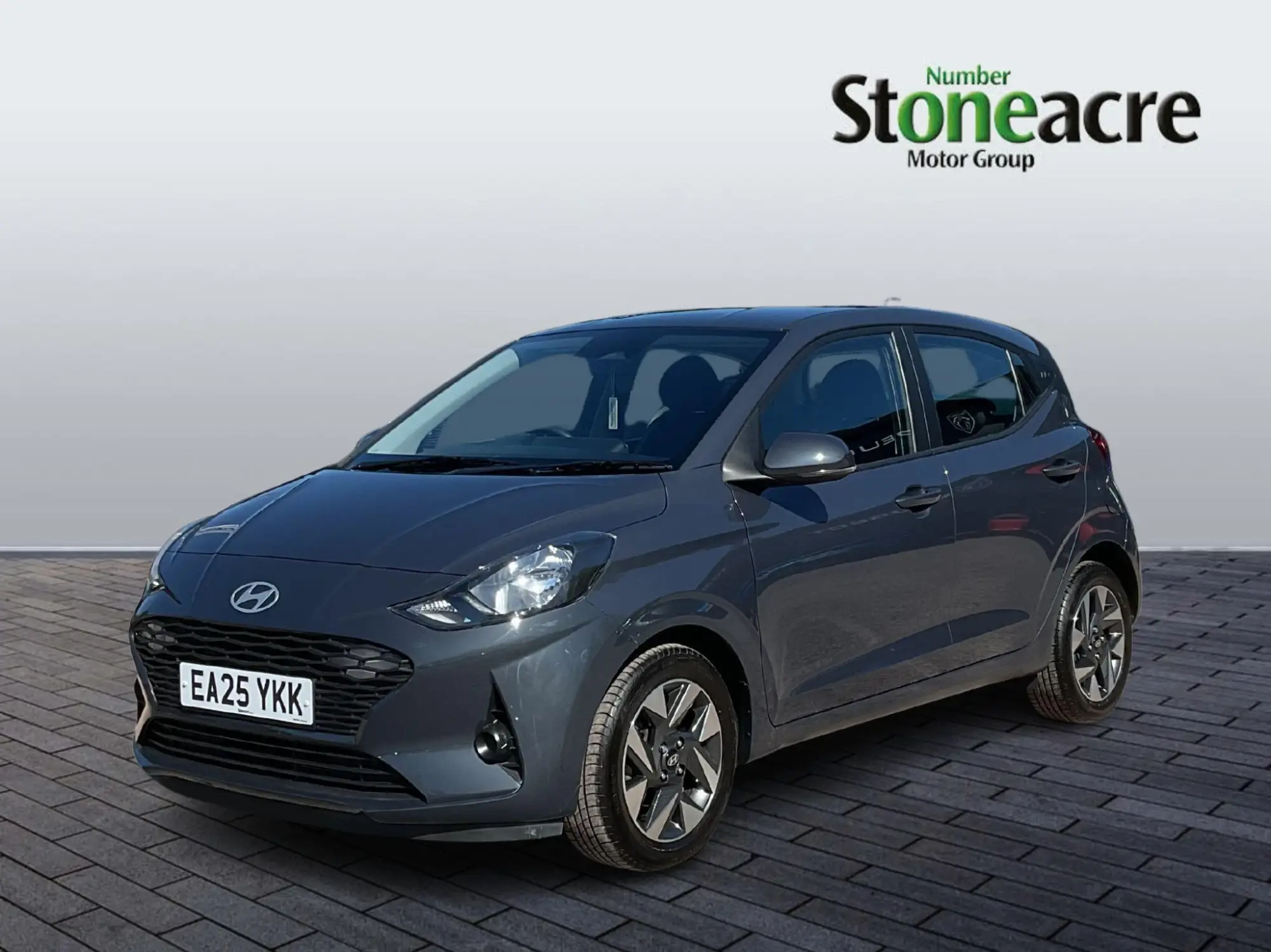 Hyundai i10 1.0 Advance Auto Euro 6 (s/s) 5dr EA25YKK Image 3
