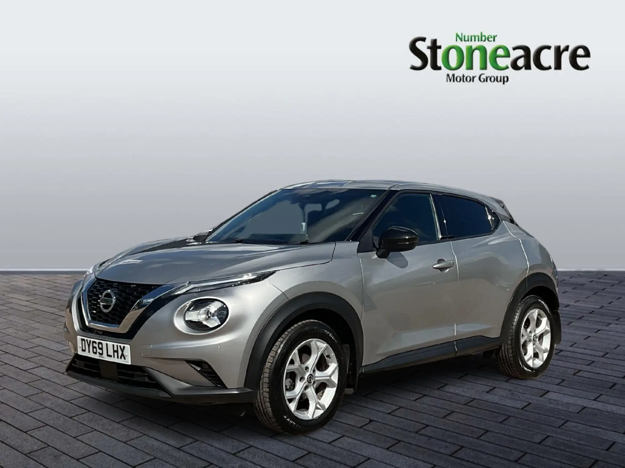 Nissan Juke 1.0 DIG-T N-Connecta SUV 5dr Petrol DCT Auto Euro 6 (s/s) (117 ps) DY69LHX Image 3