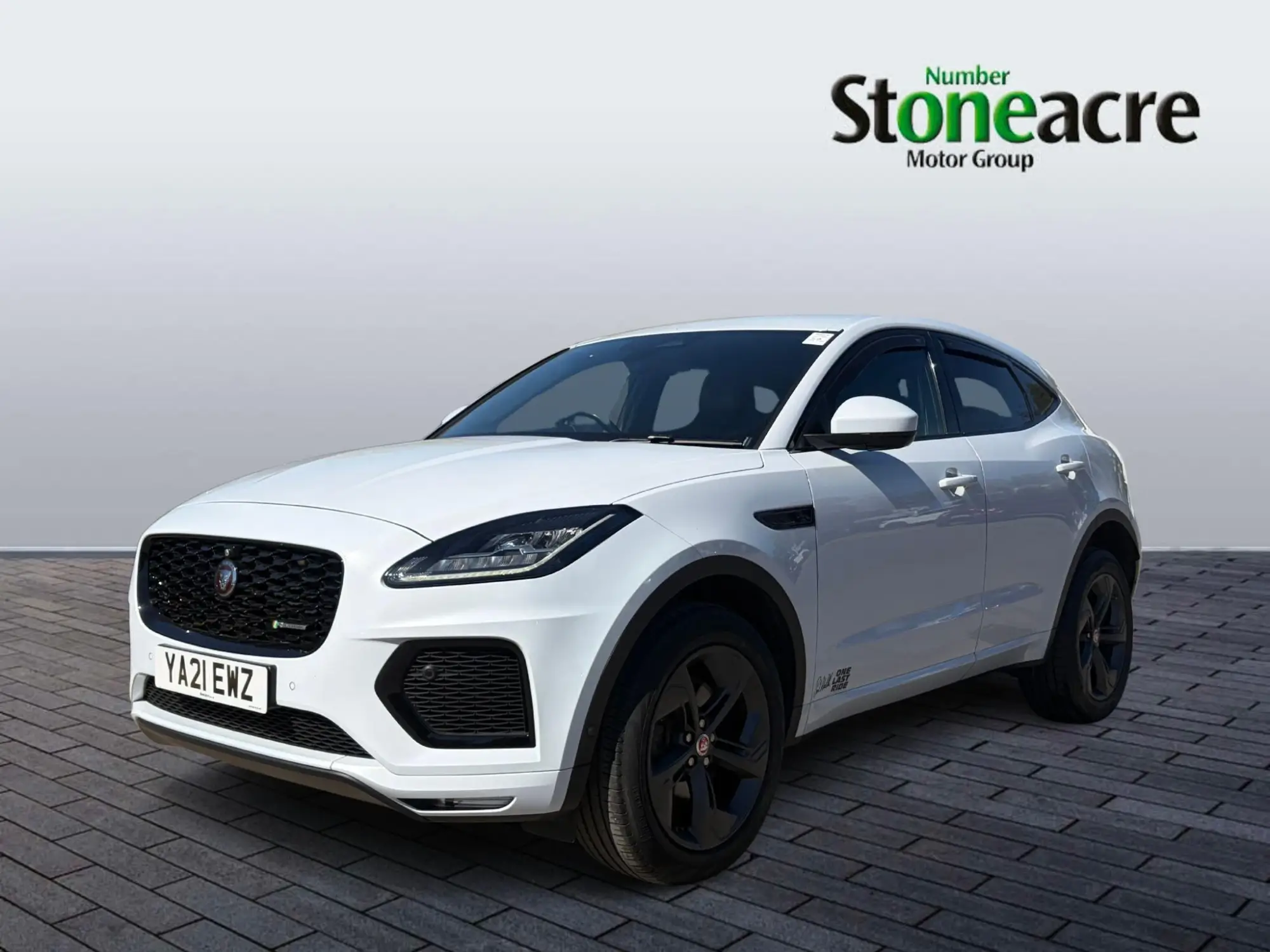 Jaguar E-Pace 2.0 D165 MHEV R-Dynamic S Auto AWD Euro 6 (s/s) 5dr T2VCM Image 3