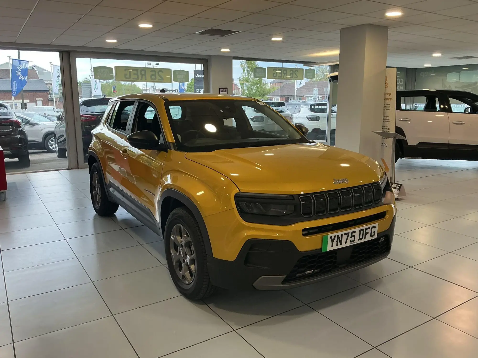 Jeep Avenger Electric 54kWh Longitude Auto 5dr YN75DFG Image 1