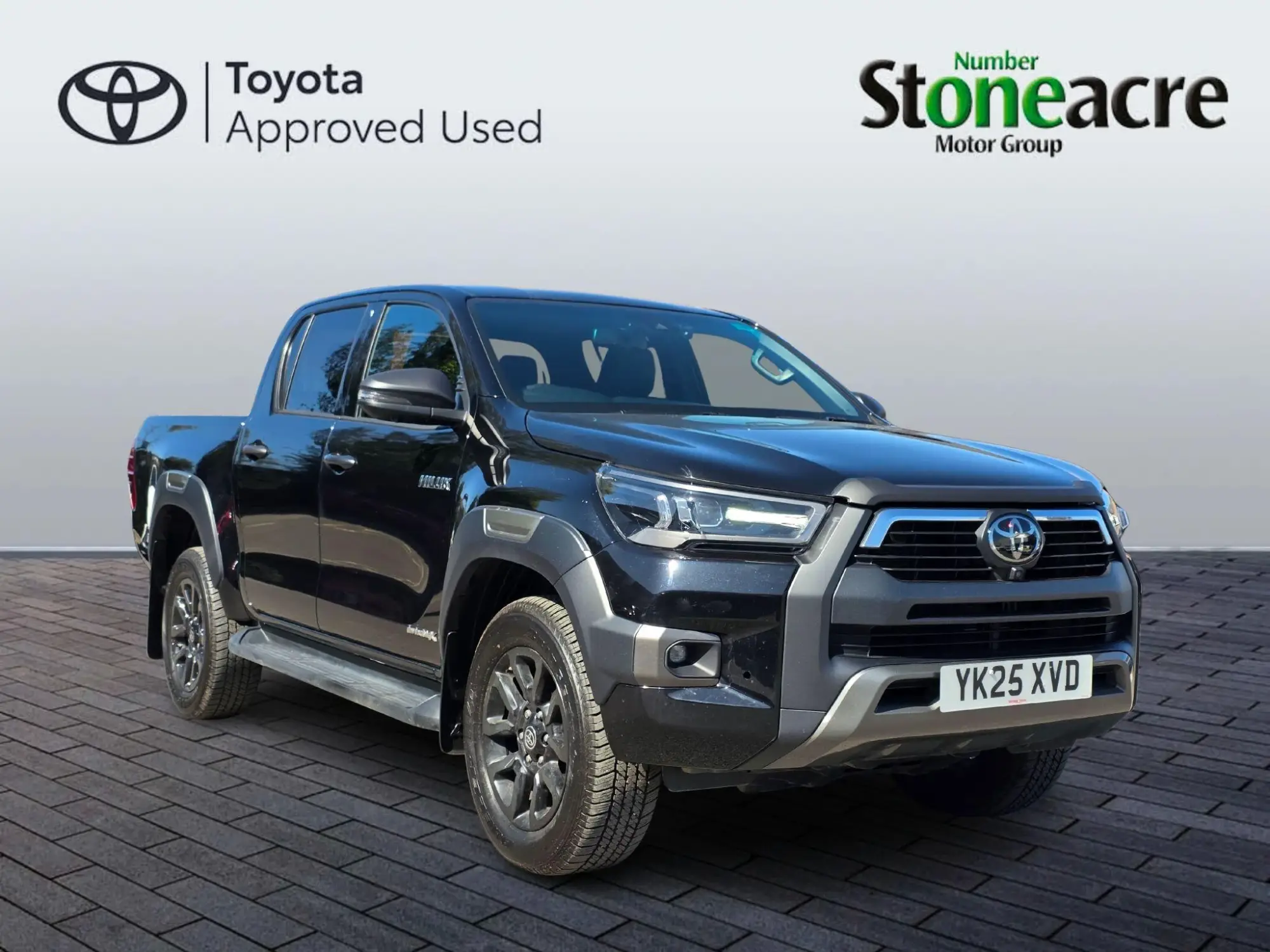 Toyota Hilux Image 1