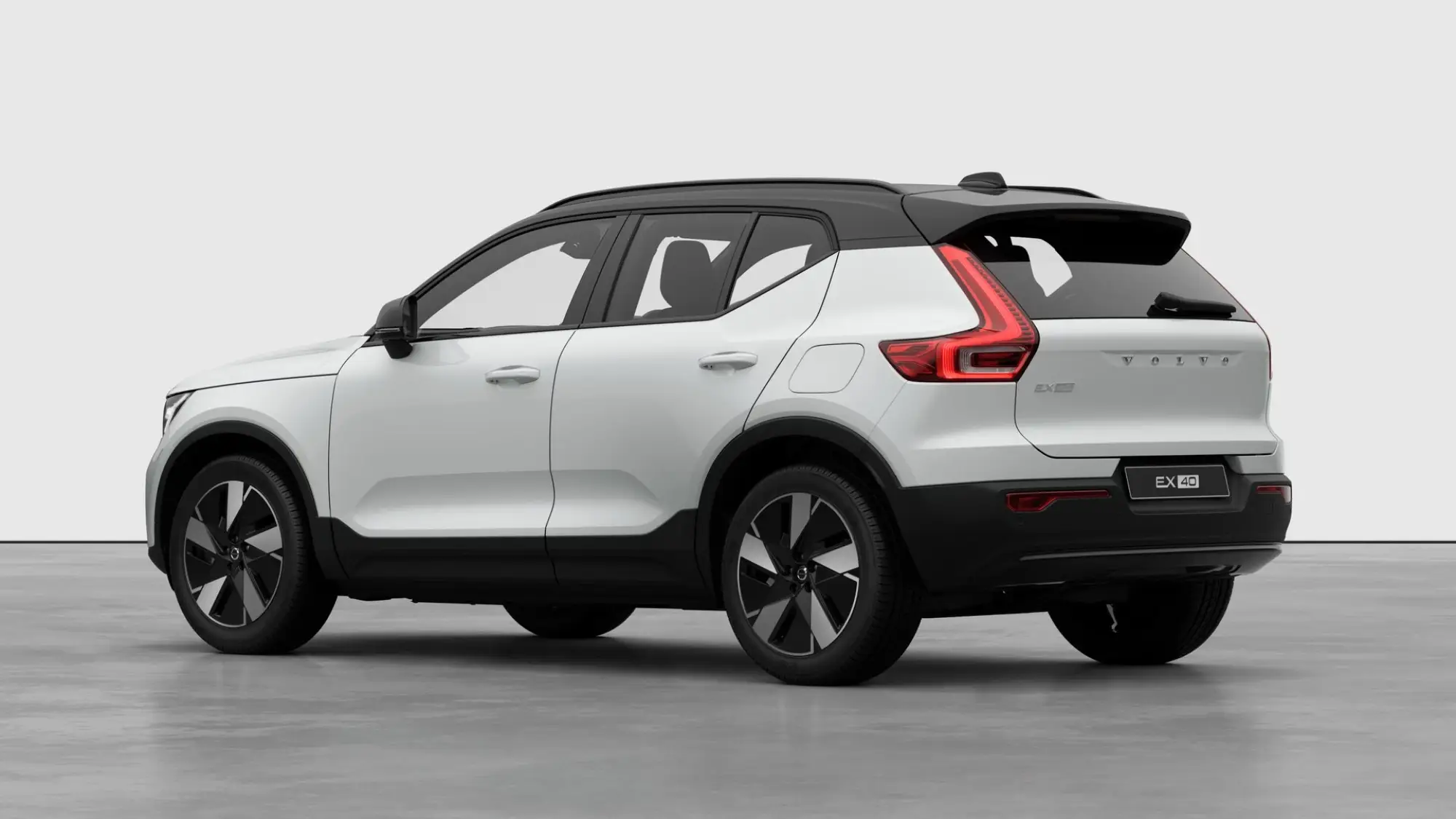 Volvo EX40 175kW Single Motor Plus 69kWh 5dr Auto Image 3