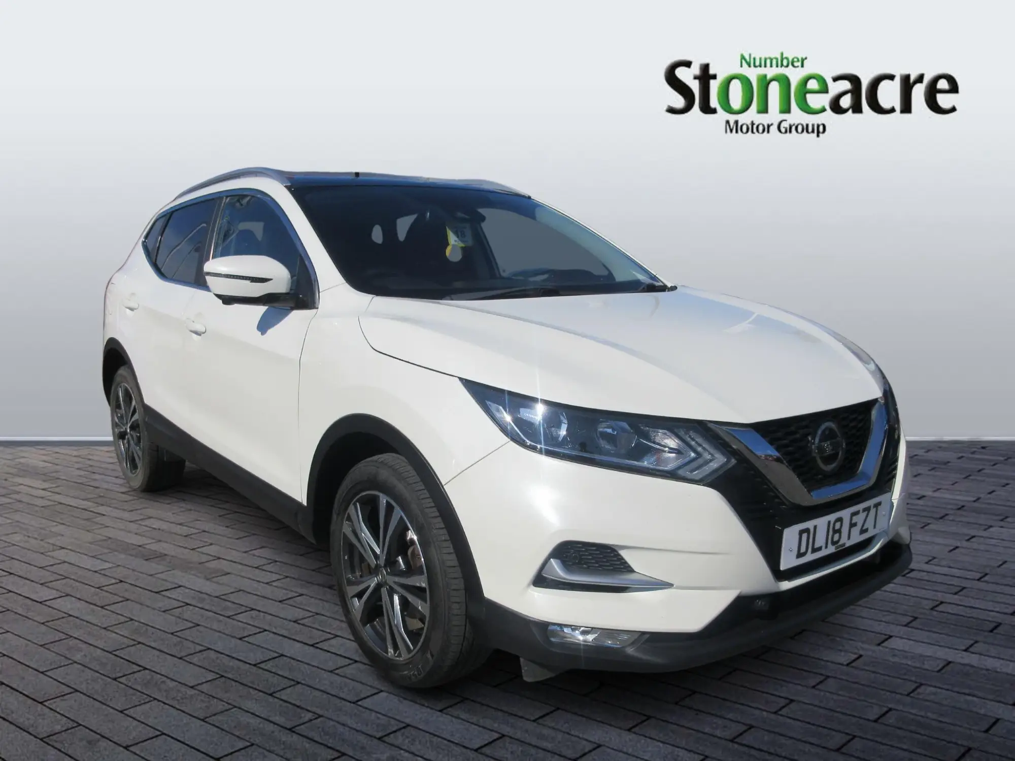 Nissan Qashqai 1.5 dCi N-Connecta 5dr DL18FZT Image 1
