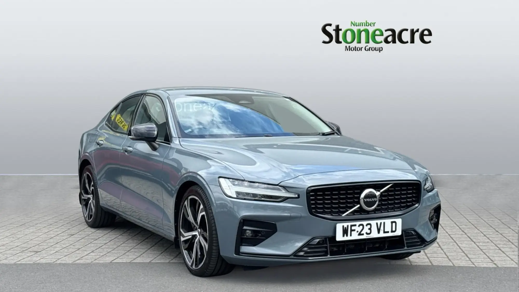 Volvo S60 2.0 B5P R DESIGN 4dr Auto WF23VLD Image 1