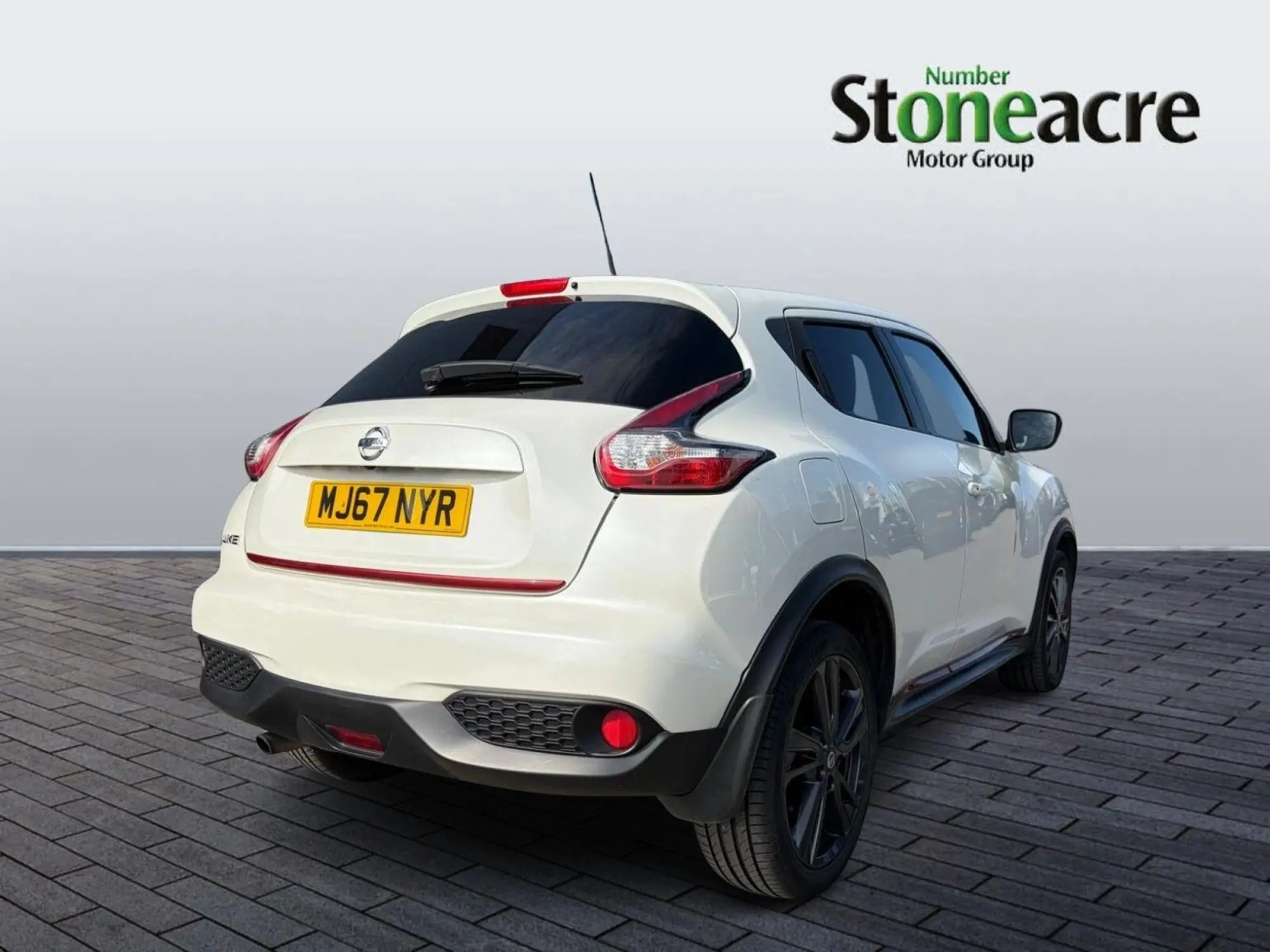 Nissan Juke 1.2 DIG-T Envy Euro 6 (s/s) 5dr MJ67NYR Image 3