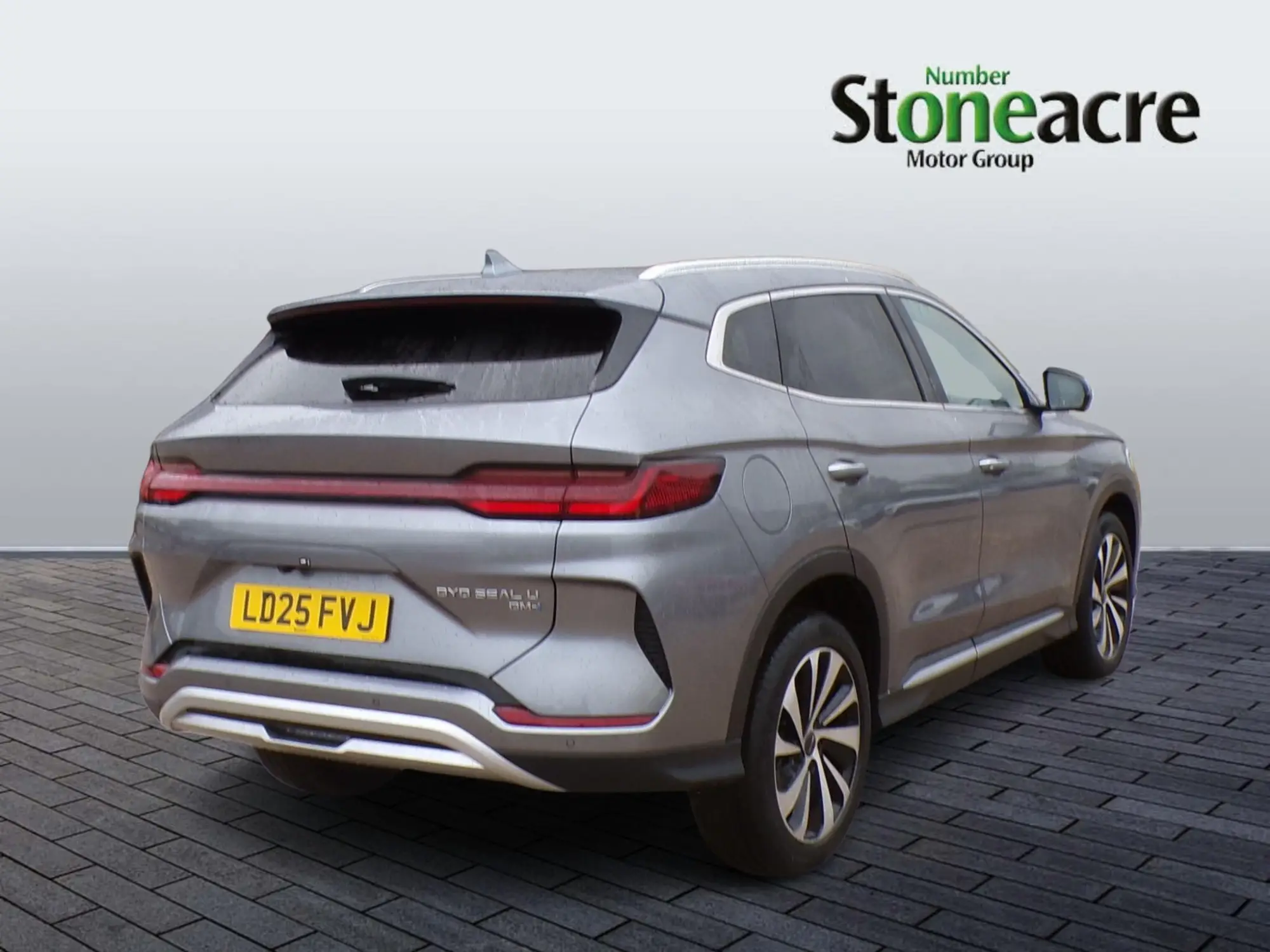 BYD Seal U 1.5 DM-i 26.6kWh Comfort CVT Auto Euro 6 (s/s) 5dr LD25FVJ Image 3