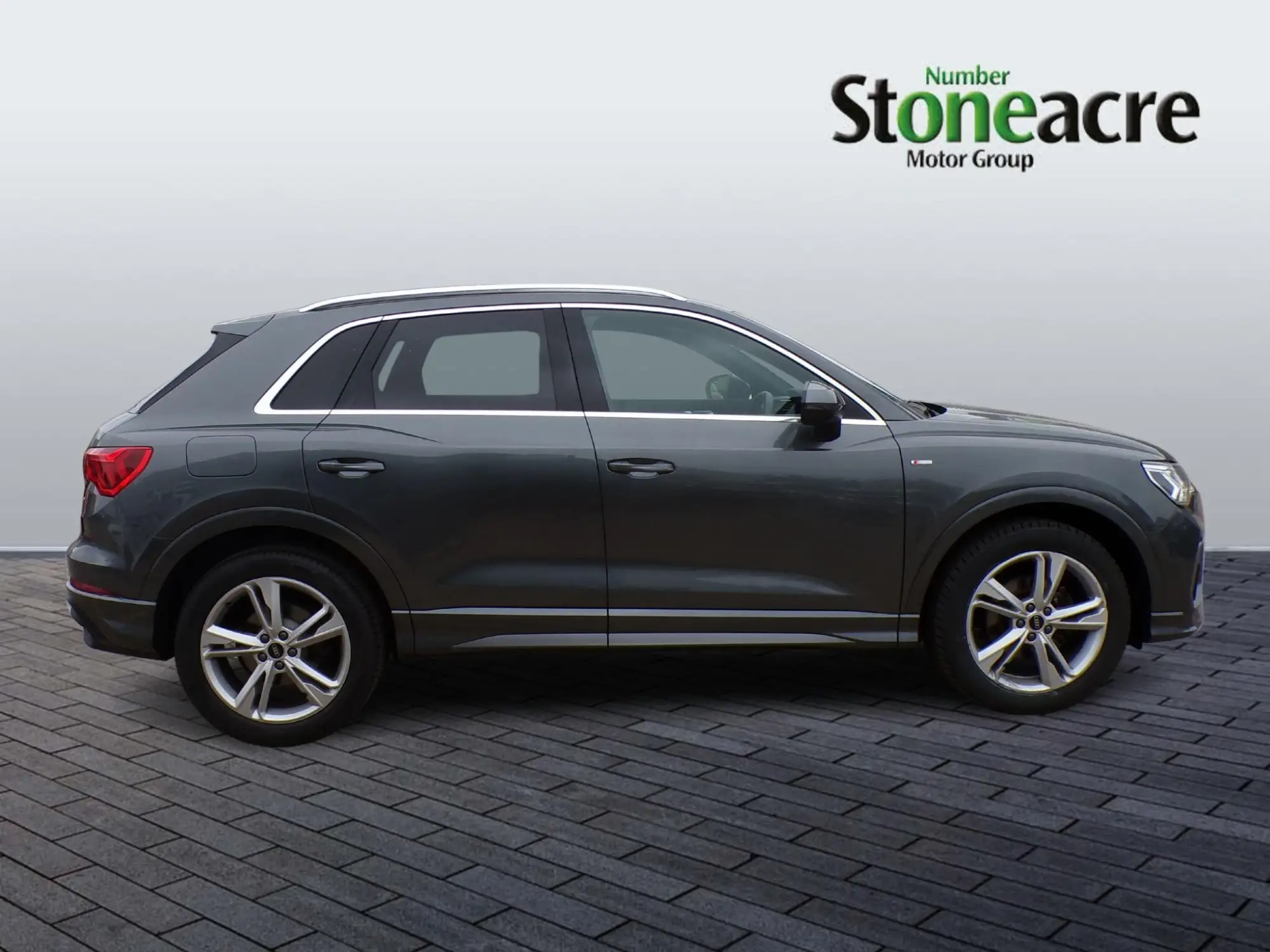 Audi Q3 1.5 TFSI CoD 35 S line S Tronic Euro 6 (s/s) 5dr NC72JXS Image 2