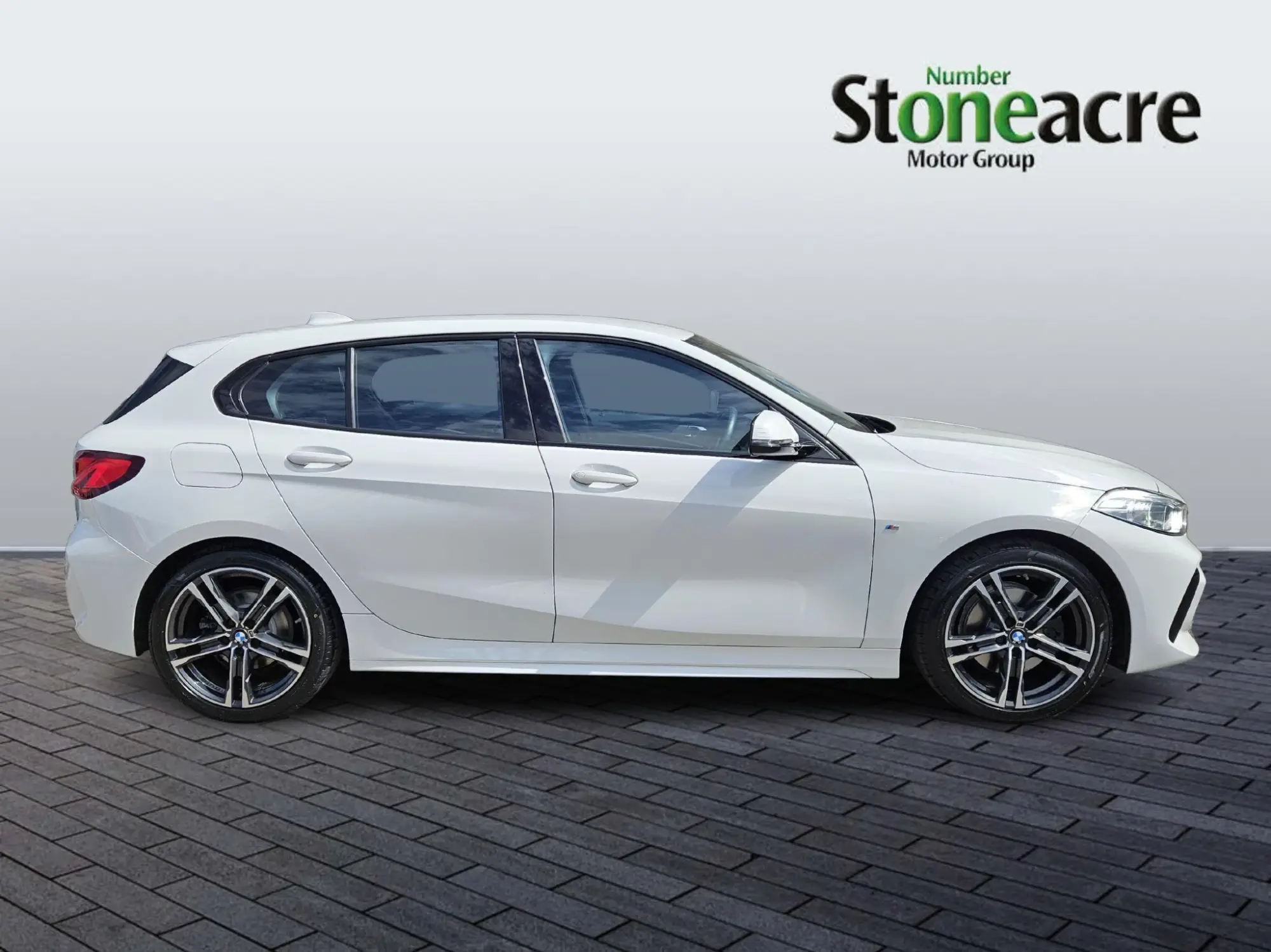 BMW 1 Series 1.5 118i M Sport (LCP) Euro 6 (s/s) 5dr ND22LGC Image 2