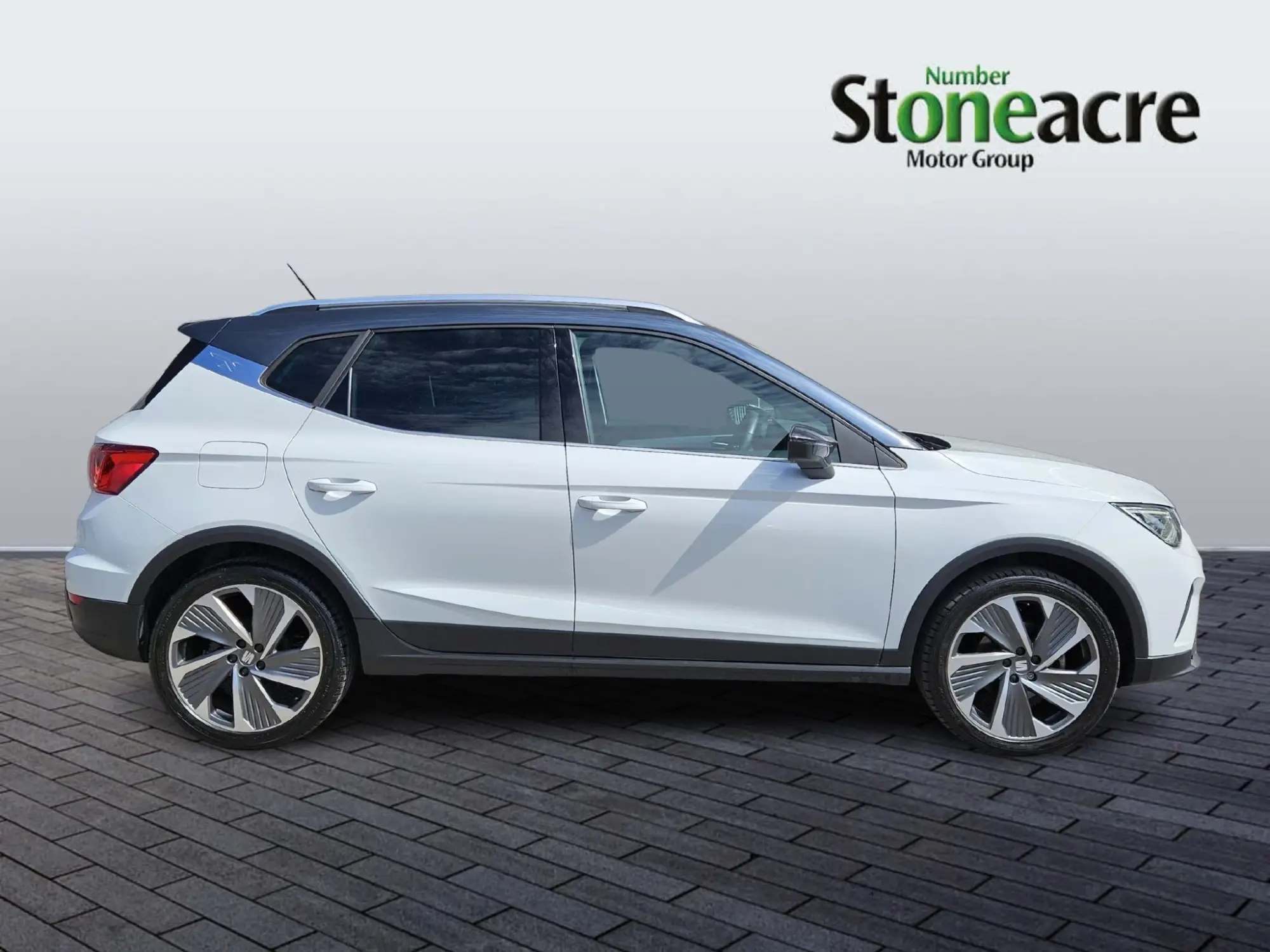 SEAT Arona 1.0 TSI FR Sport SUV 5dr Petrol Manual Euro 6 (s/s) (110 ps) NL22MBV Image 2