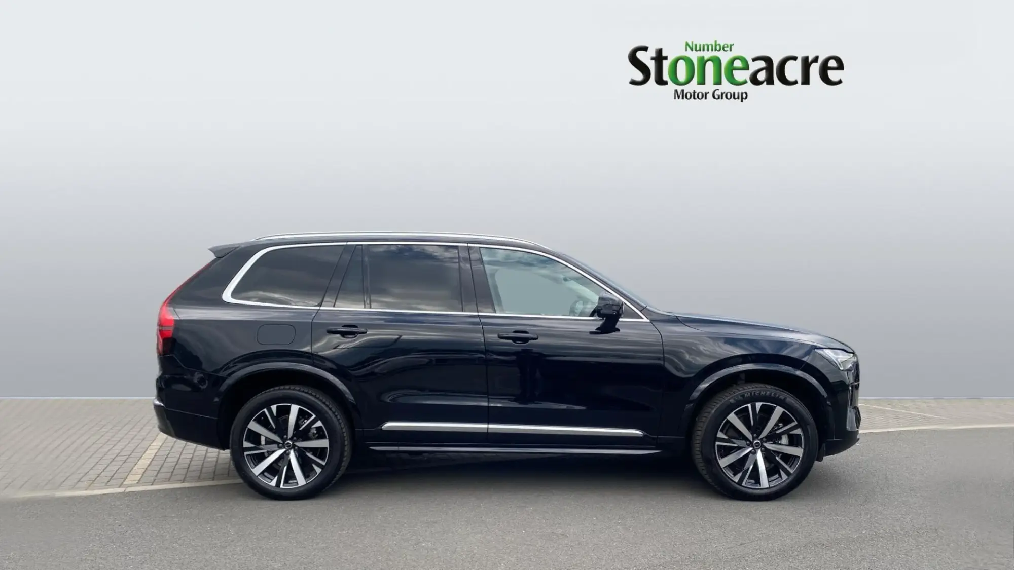 Volvo XC90 2.0 T8 18.8kWh Core Auto 4WD Euro 6 (s/s) 5dr FD25KNG Image 3