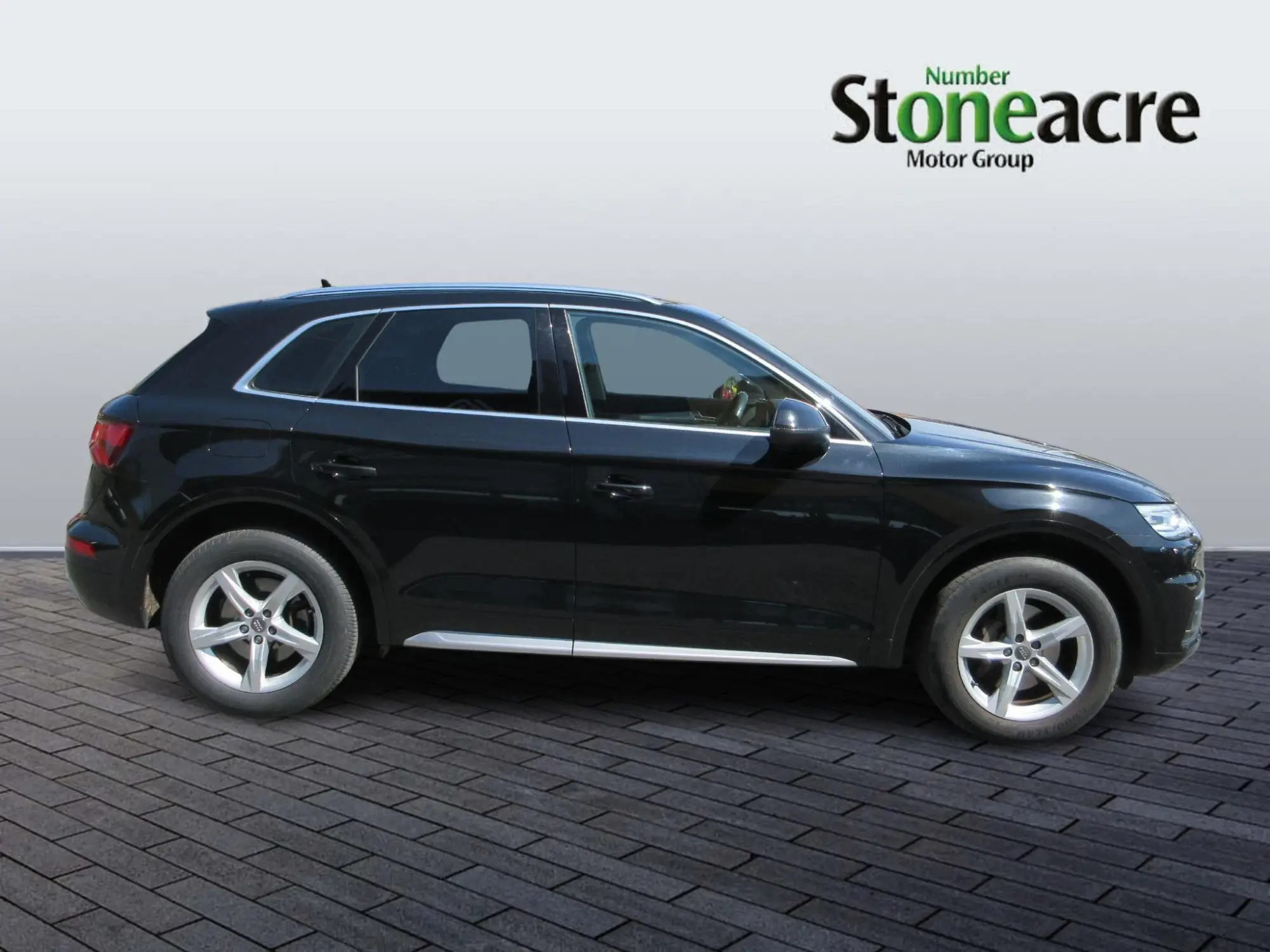 Audi Q5 2.0 TDI 40 Sport S Tronic quattro Euro 6 (s/s) 5dr N28MTH Image 2