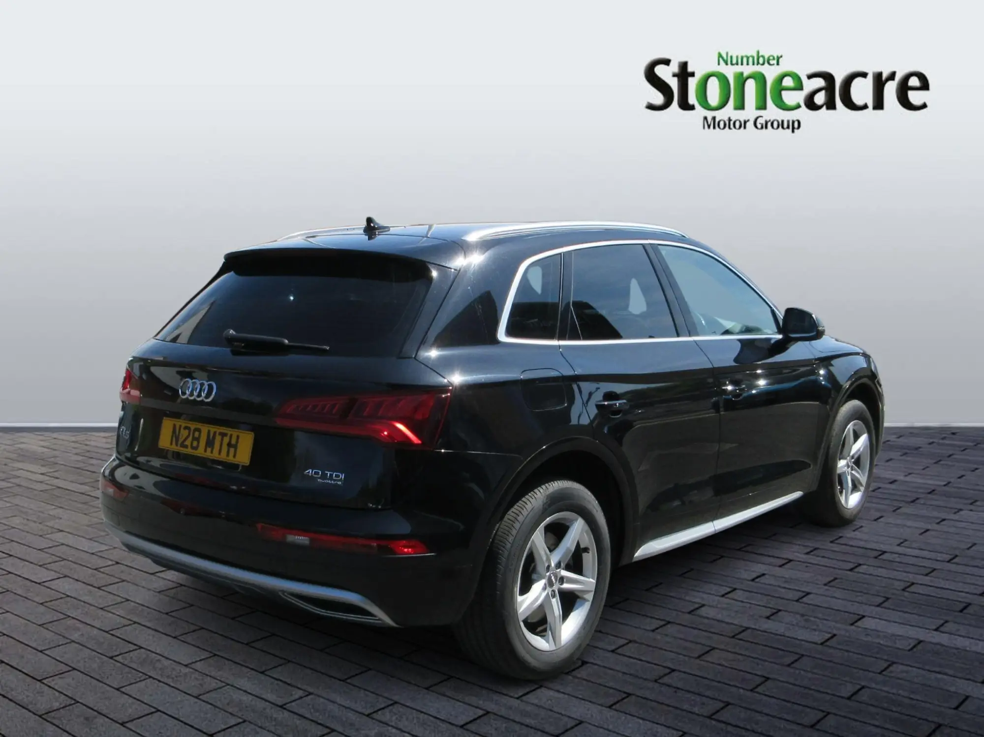 Audi Q5 2.0 TDI 40 Sport S Tronic quattro Euro 6 (s/s) 5dr N28MTH Image 3