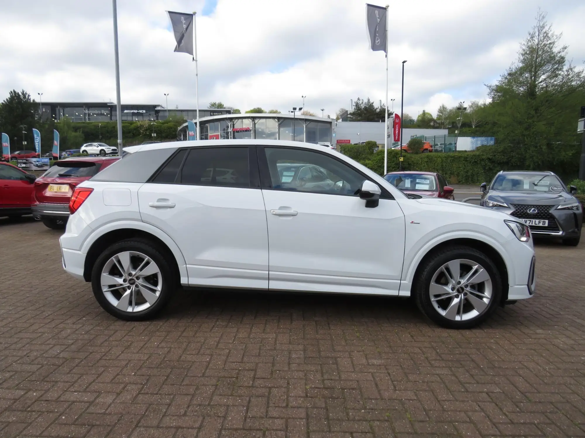 Audi Q2 1.5 TFSI CoD 35 S line Euro 6 (s/s) 5dr YT73FMM Image 2