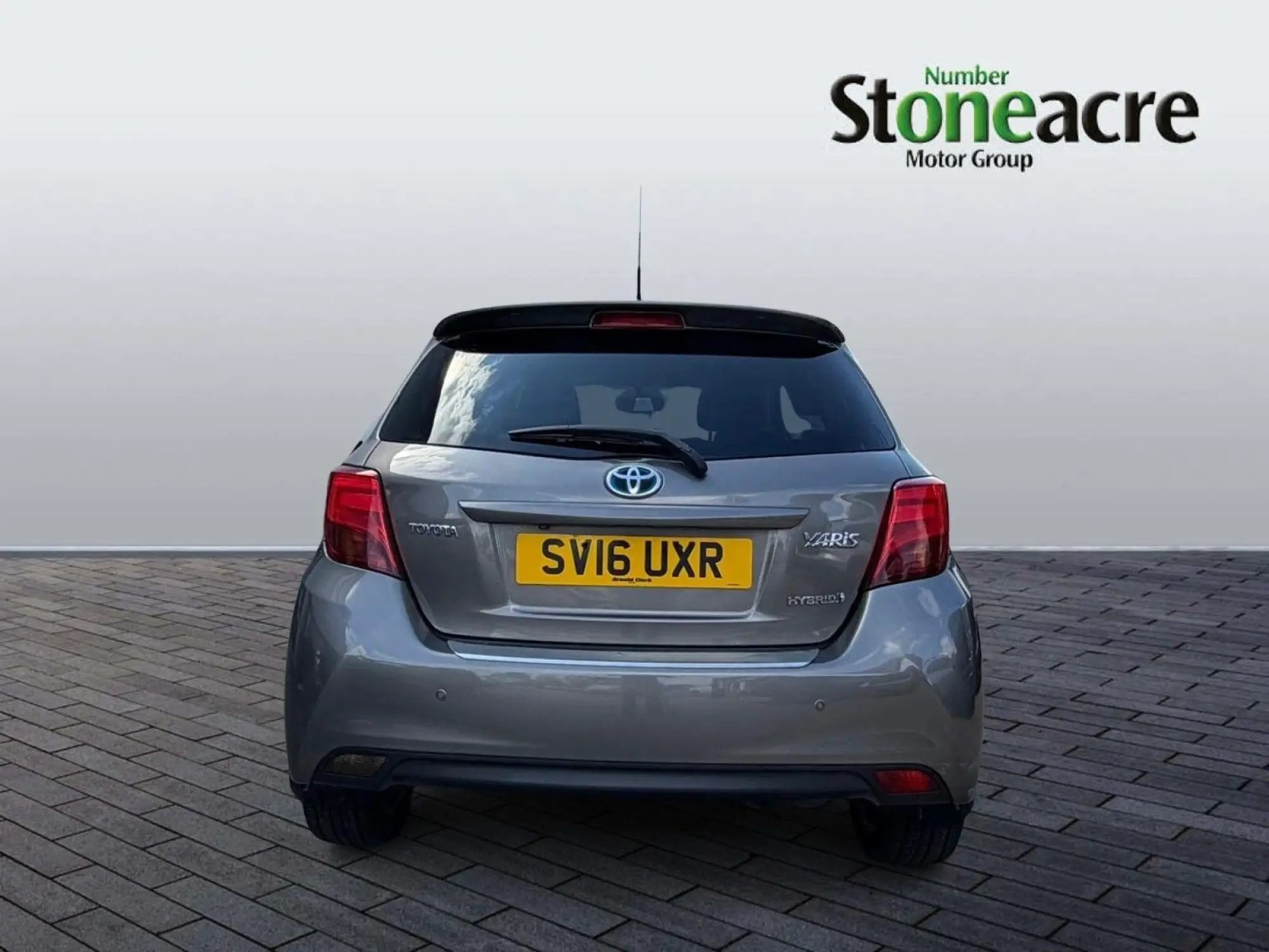 Toyota Yaris 1.5 VVT-h Design E-CVT Euro 6 5dr SV16UXR Image 3