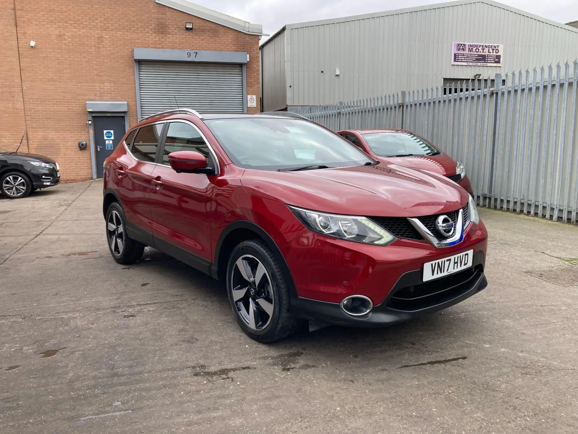 Nissan Qashqai 1.5 dCi N-Vision 2WD Euro 6 (s/s) 5dr VN17HVD Image 1