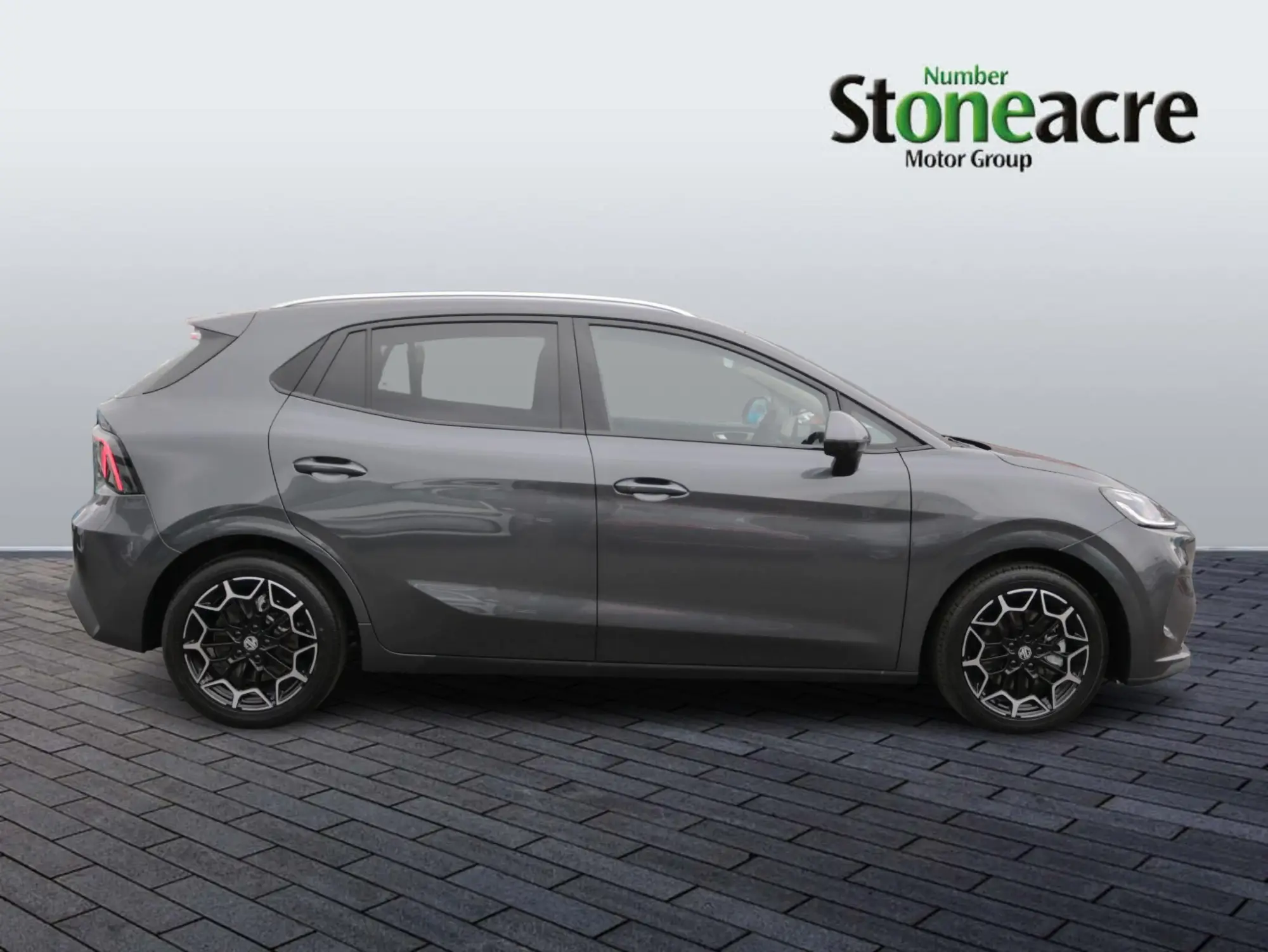 MG MG4 Urban 53.9kWh Premium Long Range Auto 5dr ME75GUK Image 2