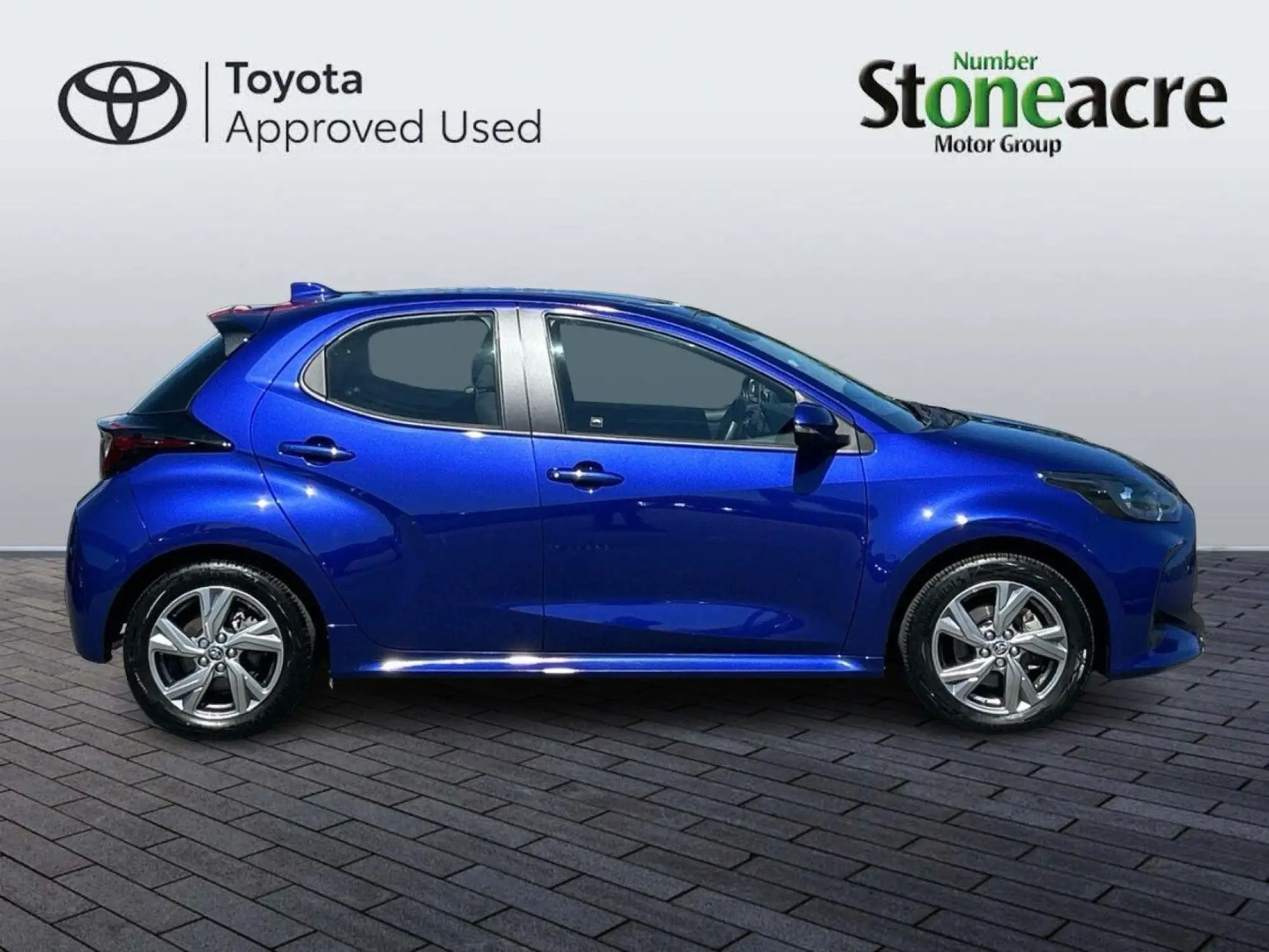 Toyota Yaris 1.5 Hybrid Icon 5dr CVT NA24ECE Image 2