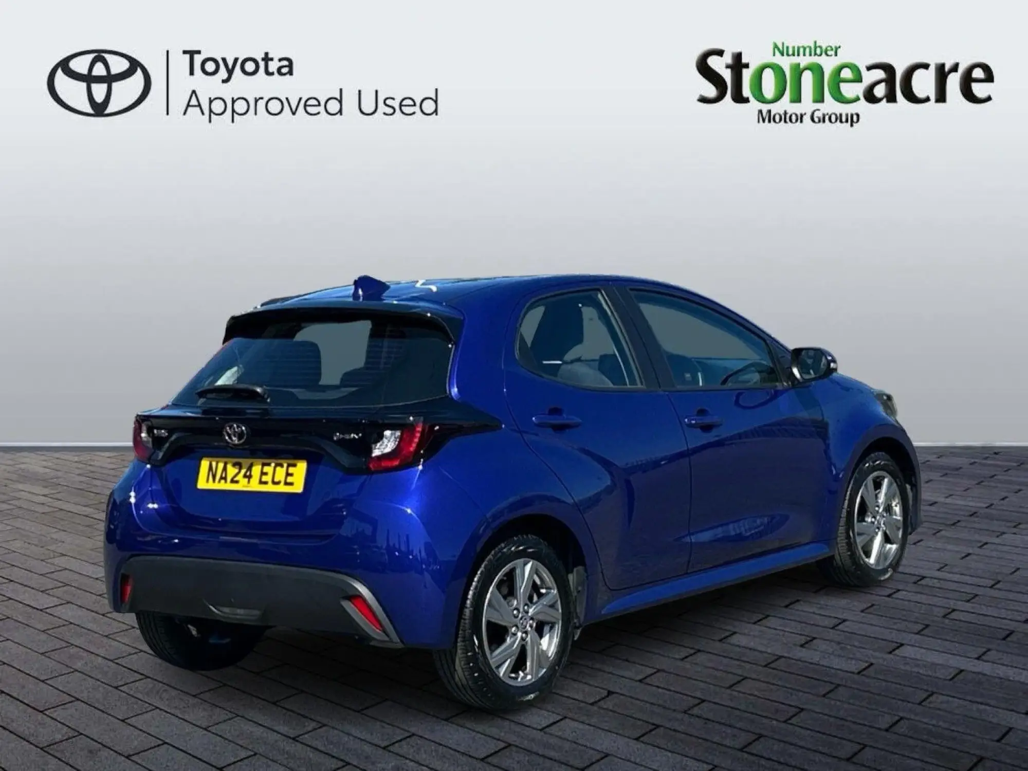 Toyota Yaris 1.5 Hybrid Icon 5dr CVT NA24ECE Image 3
