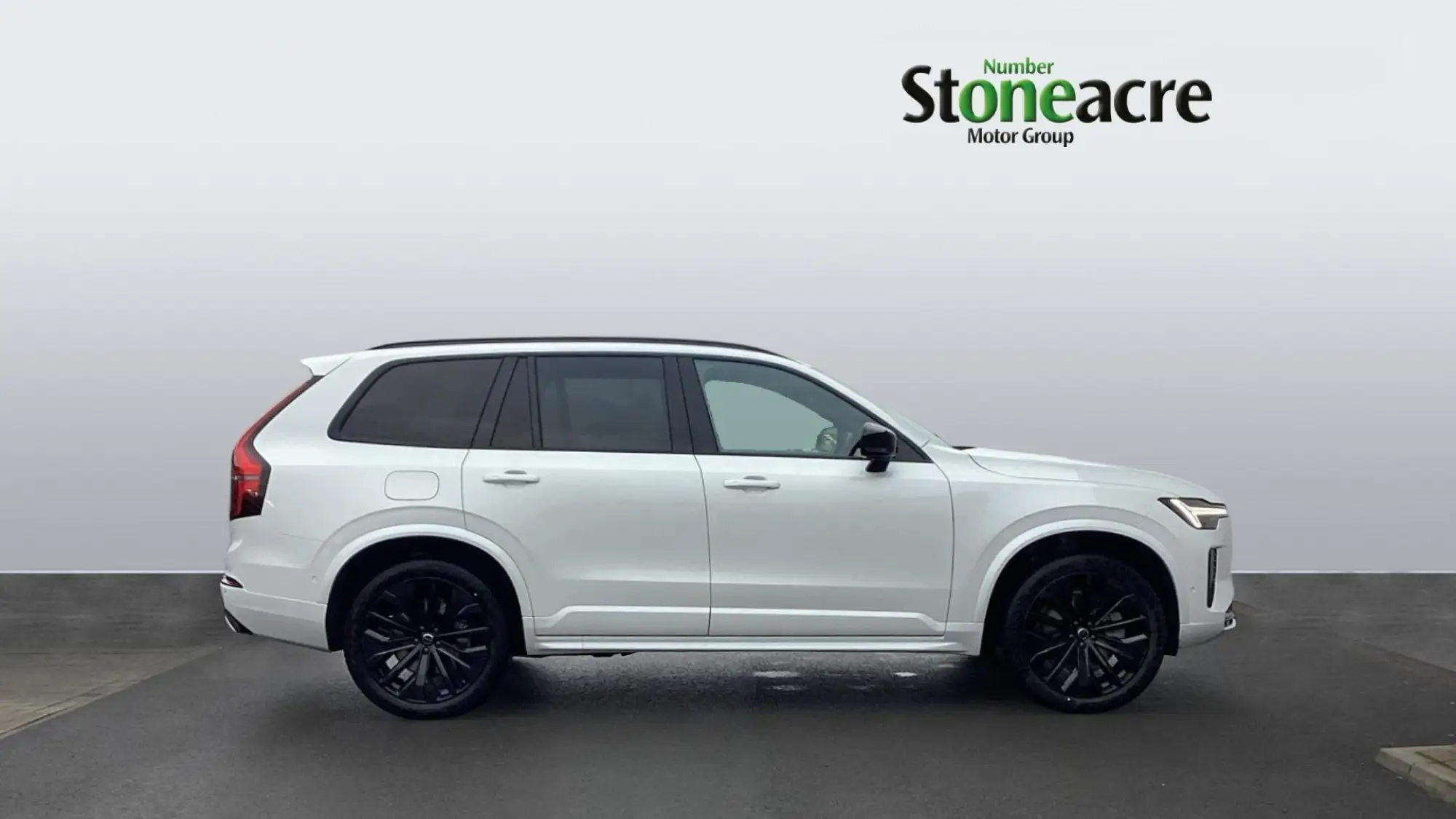Volvo XC90 2.0 B5 MHEV Ultra Black Edition Auto 4WD Euro 6 (s/s) 5dr NC75JSV Image 3