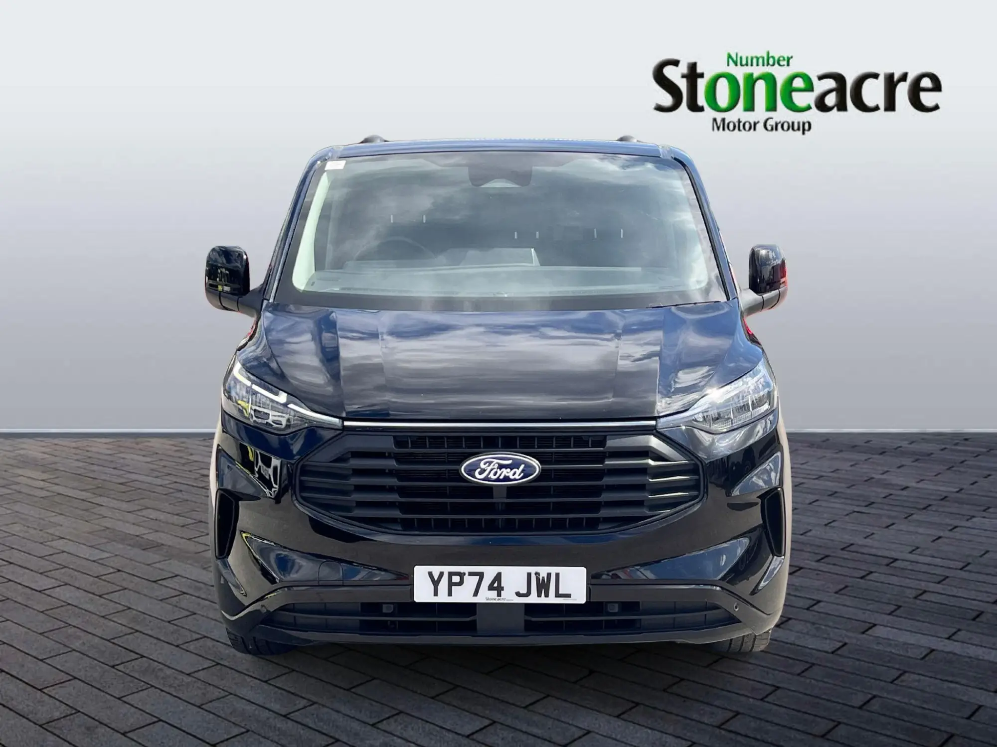 Ford Transit Custom Image 2