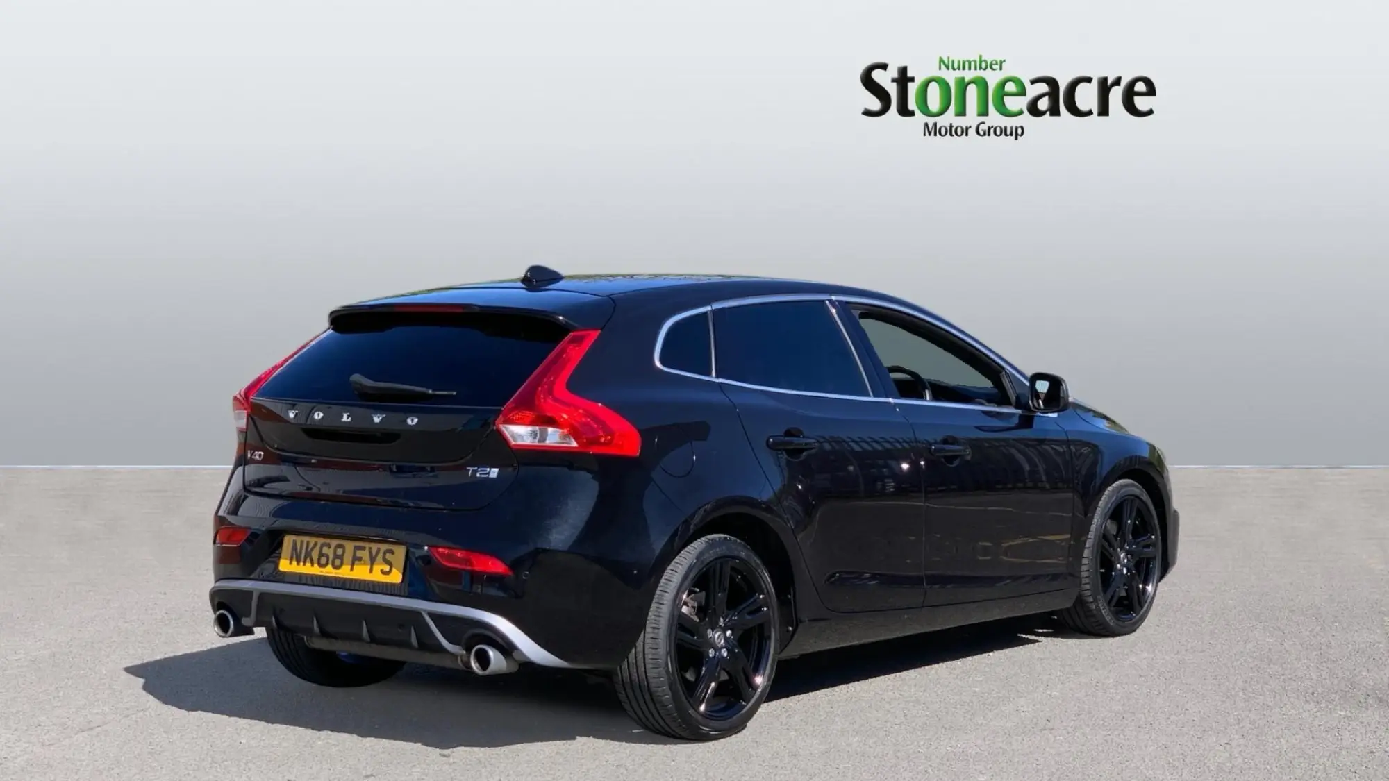 Volvo V40 2.0 T2 GPF R-Design Pro Euro 6 (s/s) 5dr NK68FYS Image 2