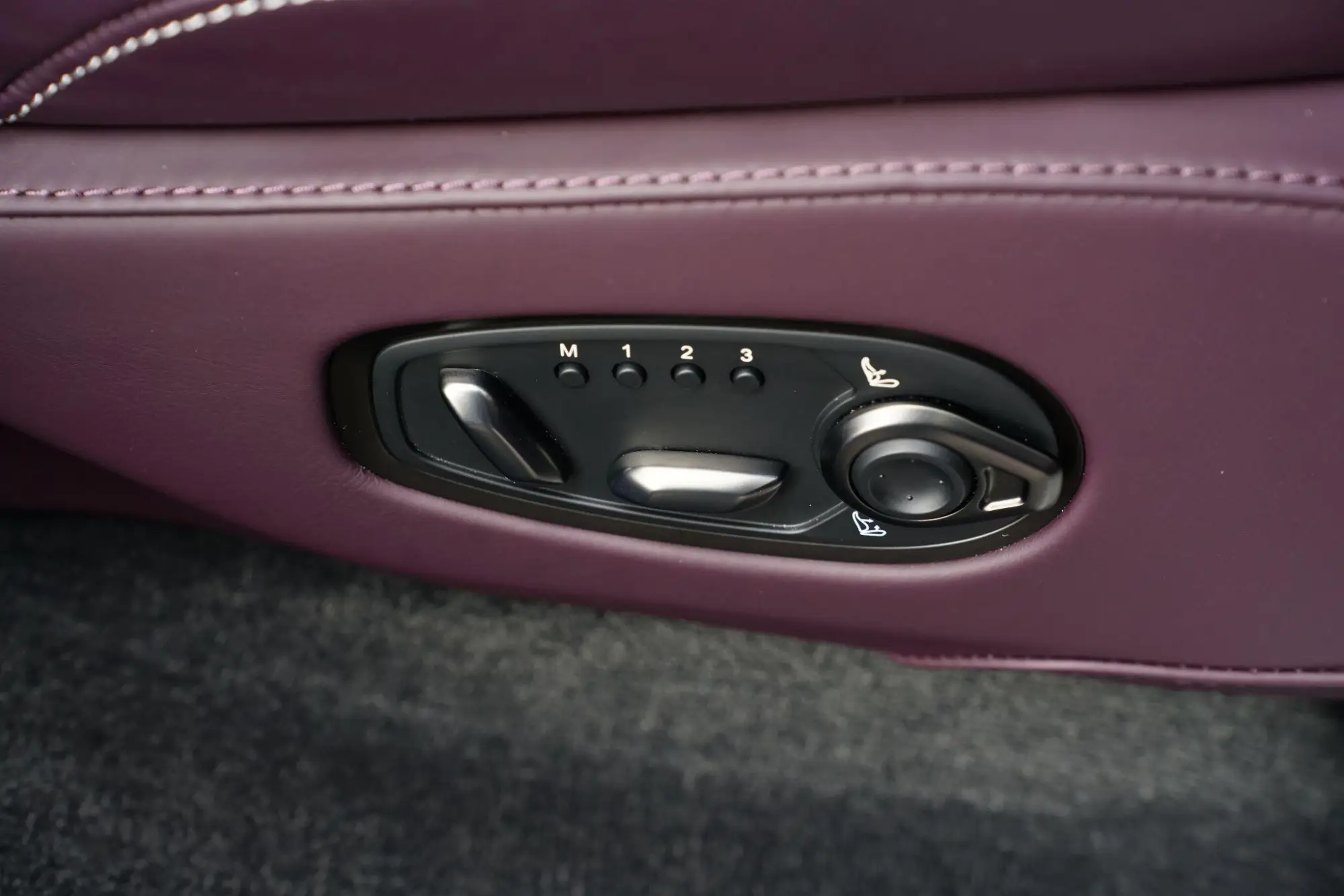 Aston Martin DBX Image 17 Aston Martin DBX Image 17