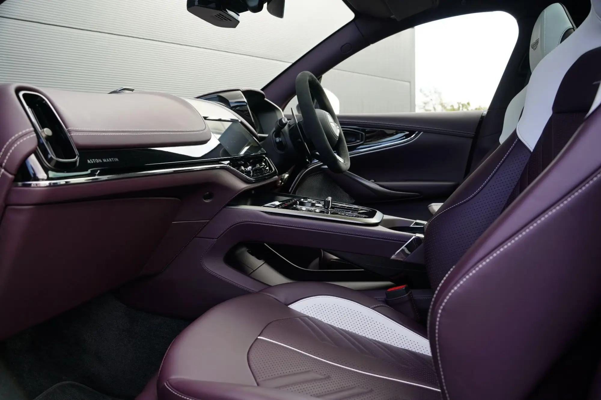 Aston Martin DBX Image 24 Aston Martin DBX Image 24