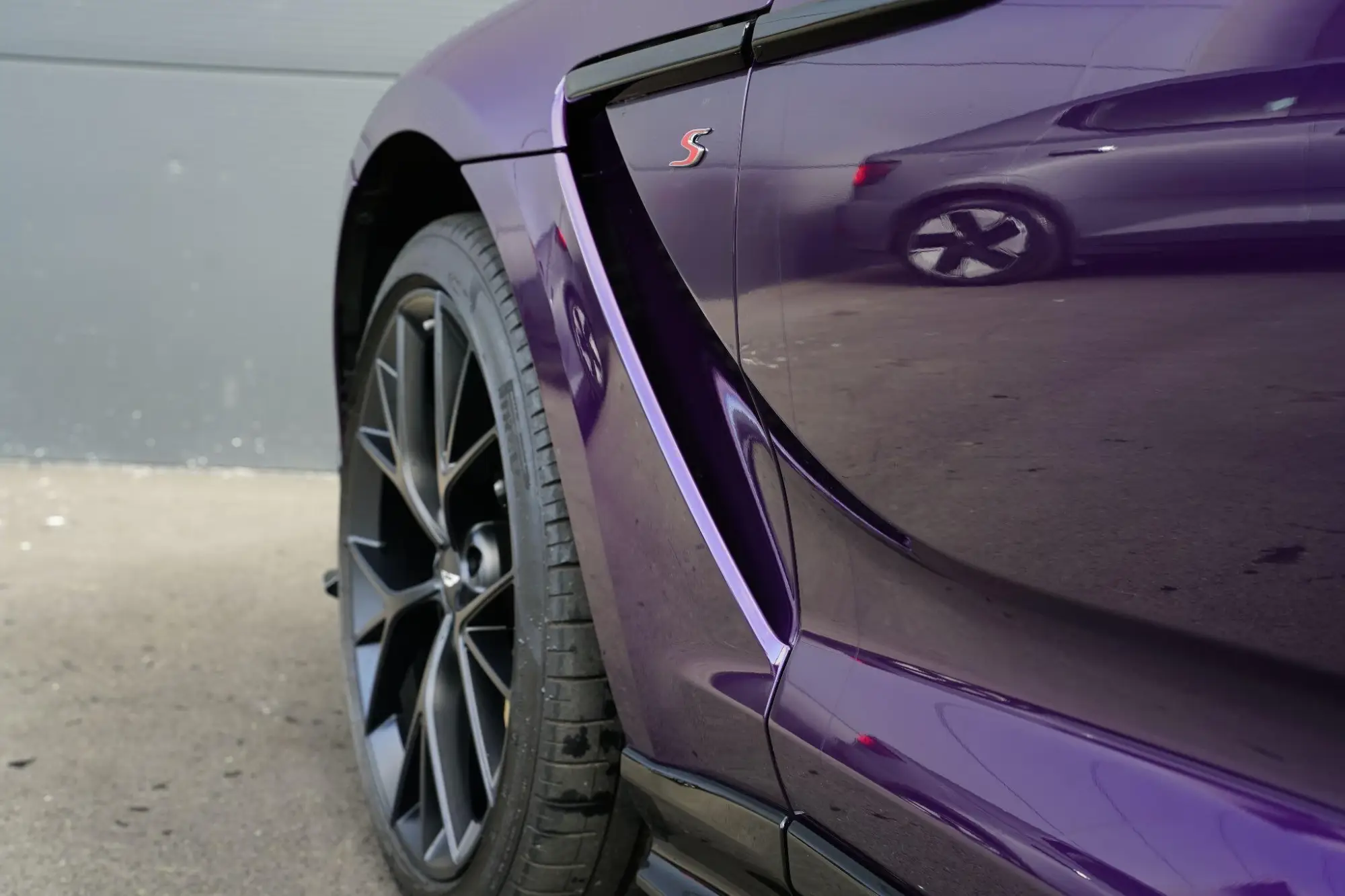 Aston Martin DBX Image 26 Aston Martin DBX Image 26