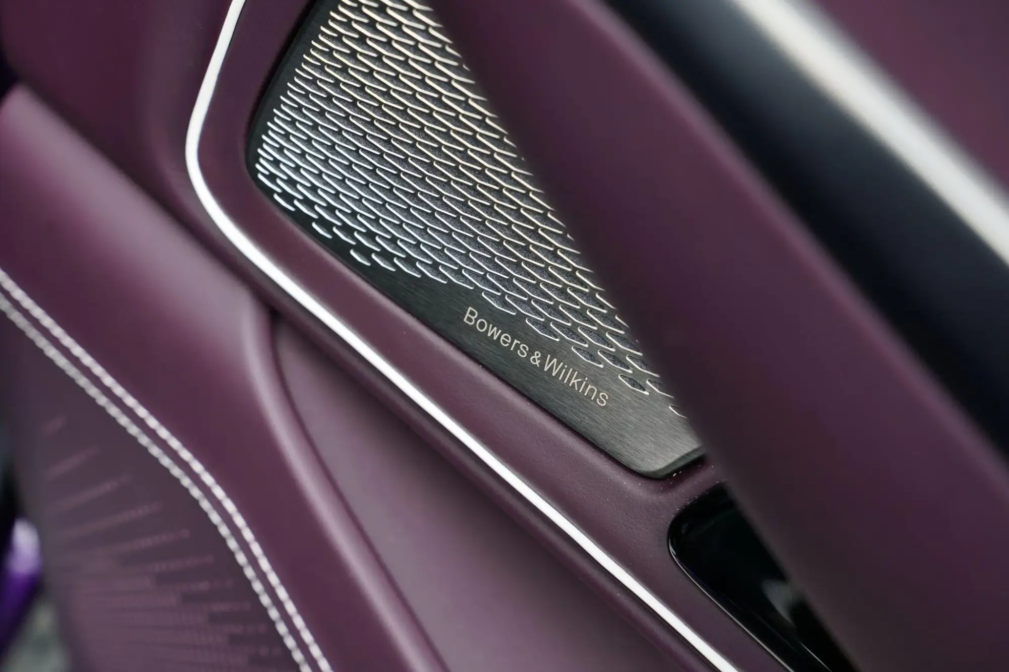 Aston Martin DBX Image 27 Aston Martin DBX Image 27