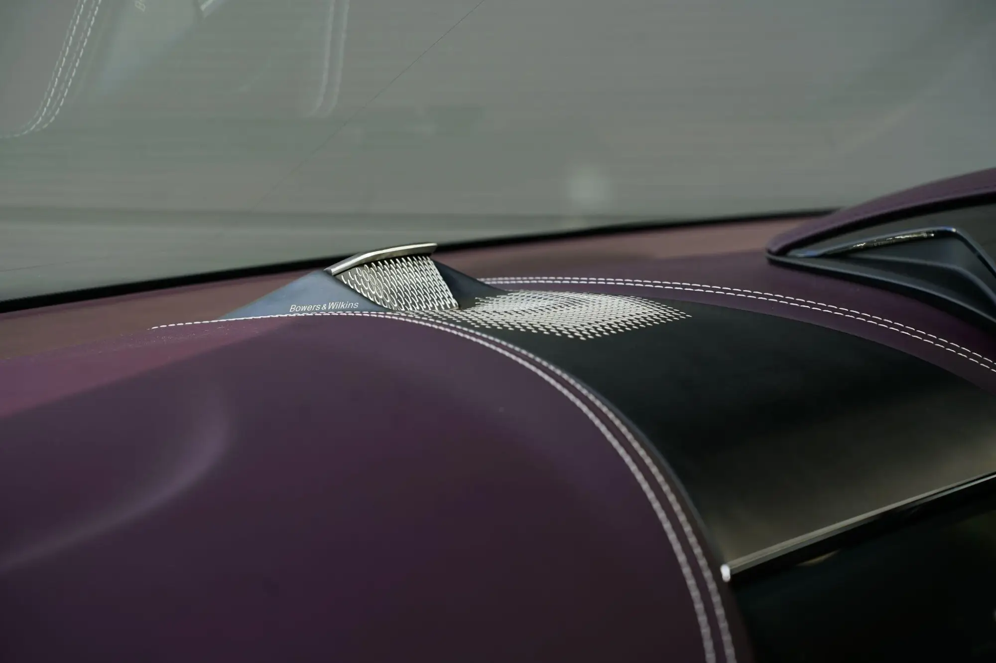 Aston Martin DBX Image 33 Aston Martin DBX Image 33
