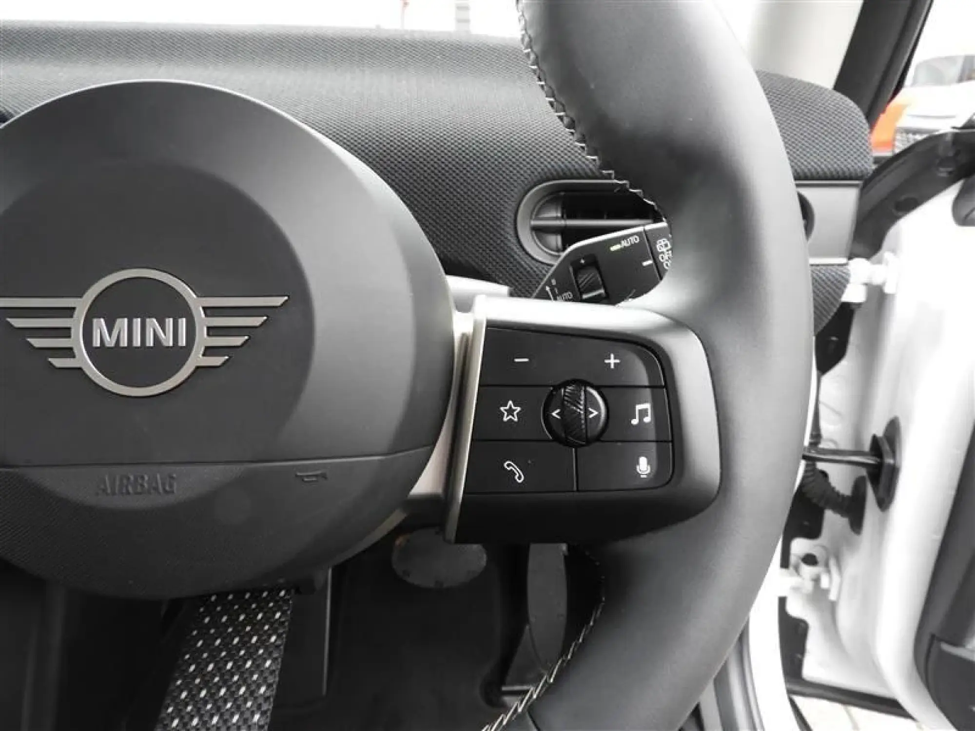 MINI Cooper Image 19 MINI Cooper Image 19