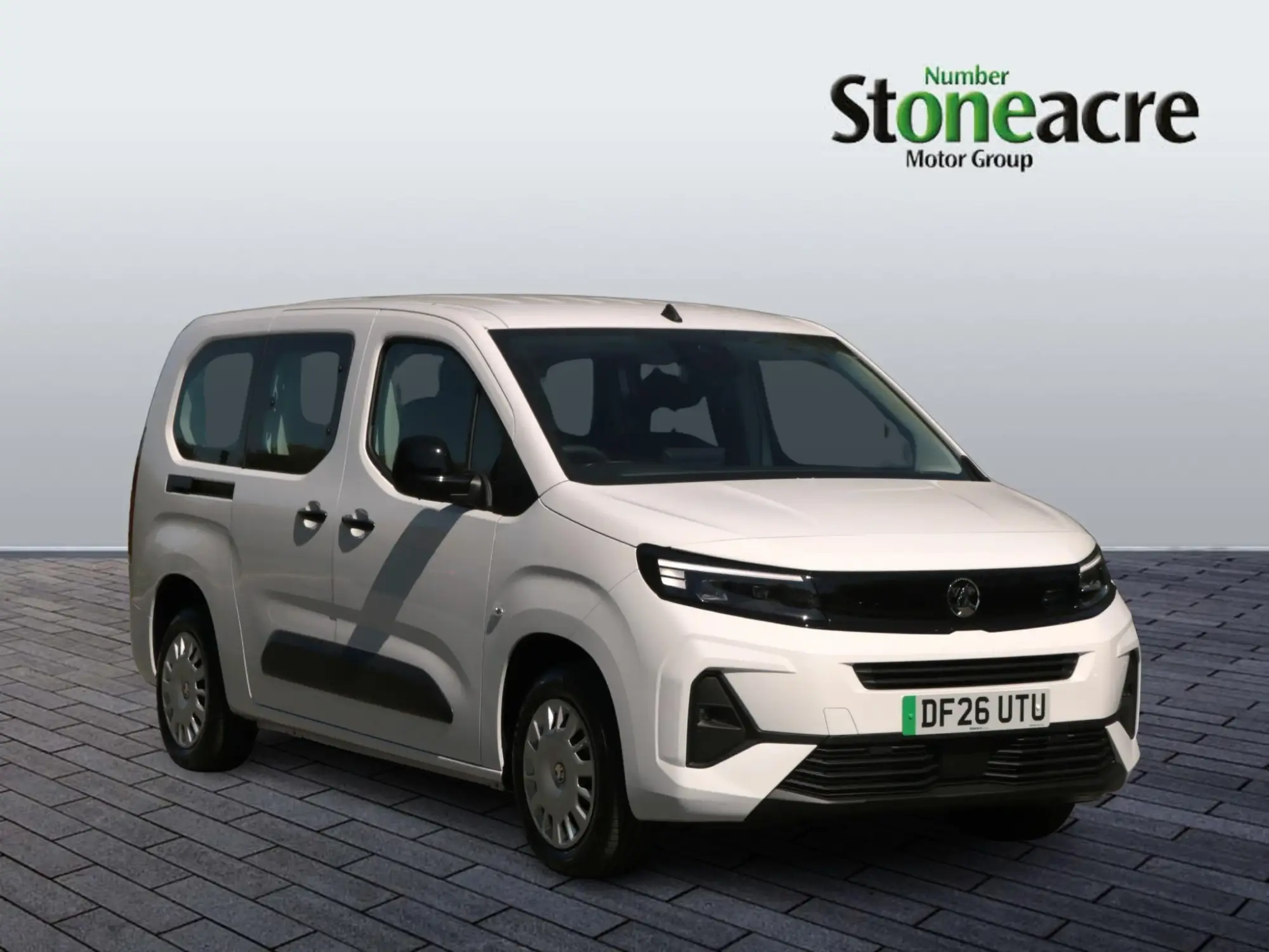 Vauxhall Combo Life Electric 52kWh Design XL MPV Auto 5dr (7.4kW Charger) DF26UTU Image 1