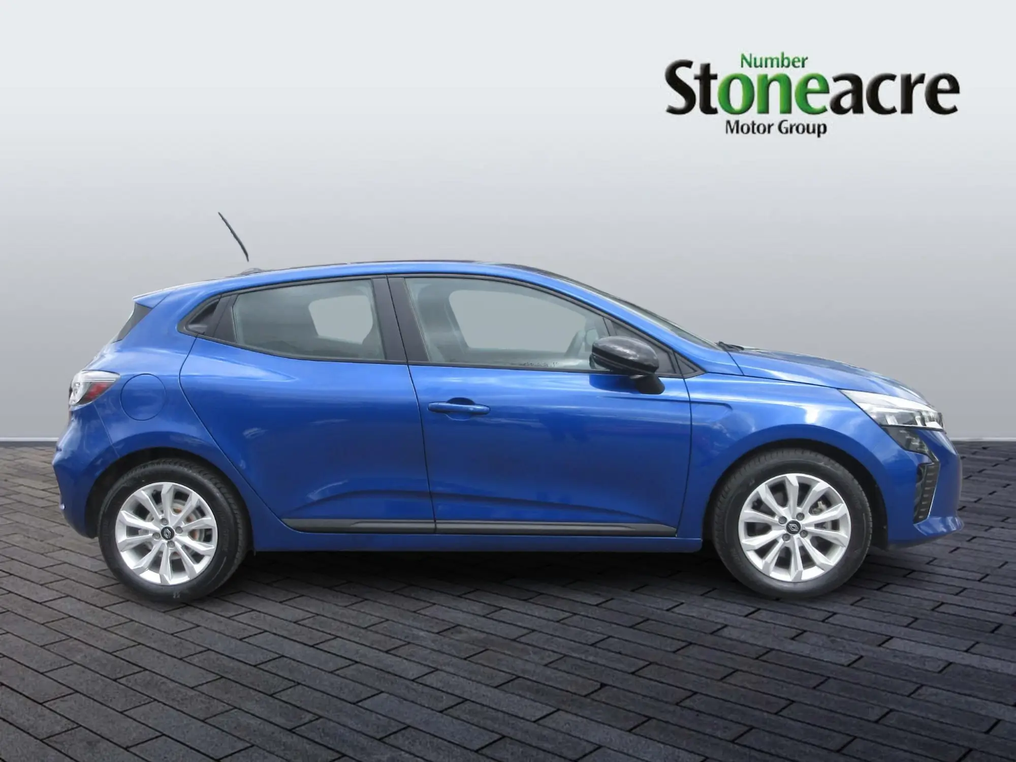 Renault Clio E-Tech 1.6 E-TECH full hybrid 145 Evolution 5dr Auto WK73XJF Image 2