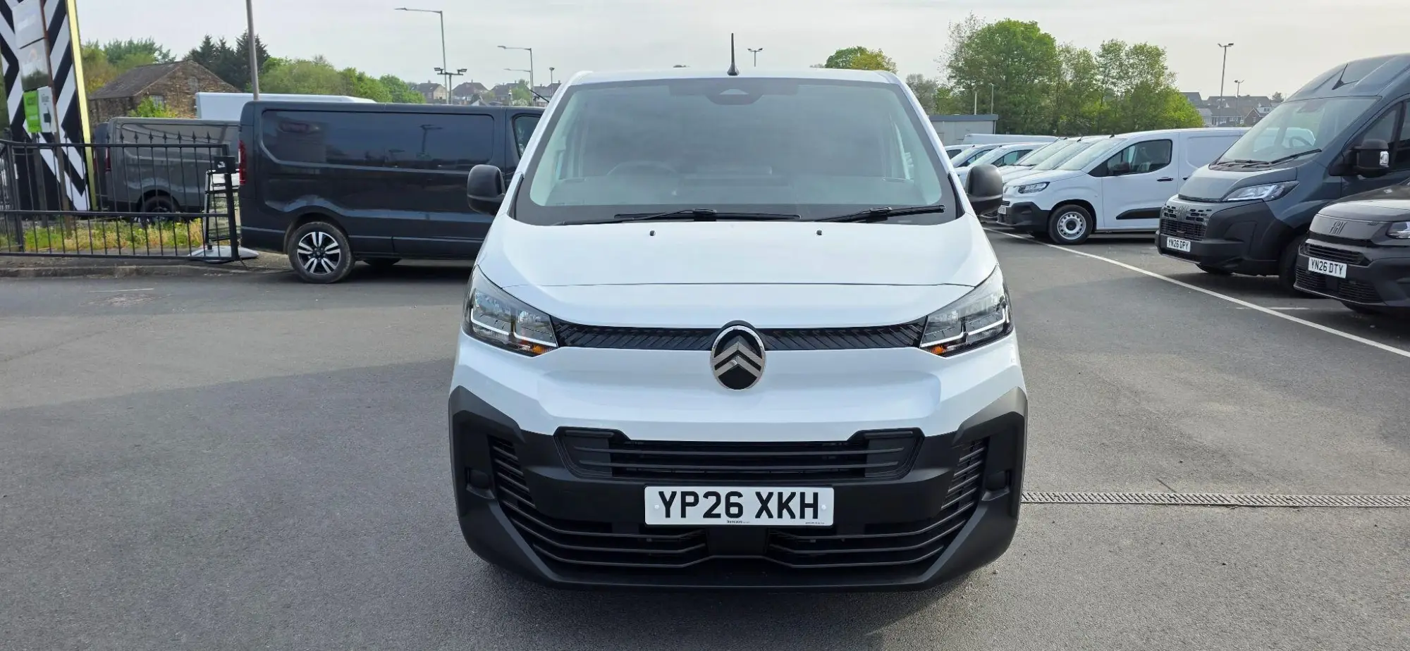 Citroen Dispatch 2.2 Enterprise M Auto 8 MWB Euro 6 (s/s) 6dr YP26XKH Image 2