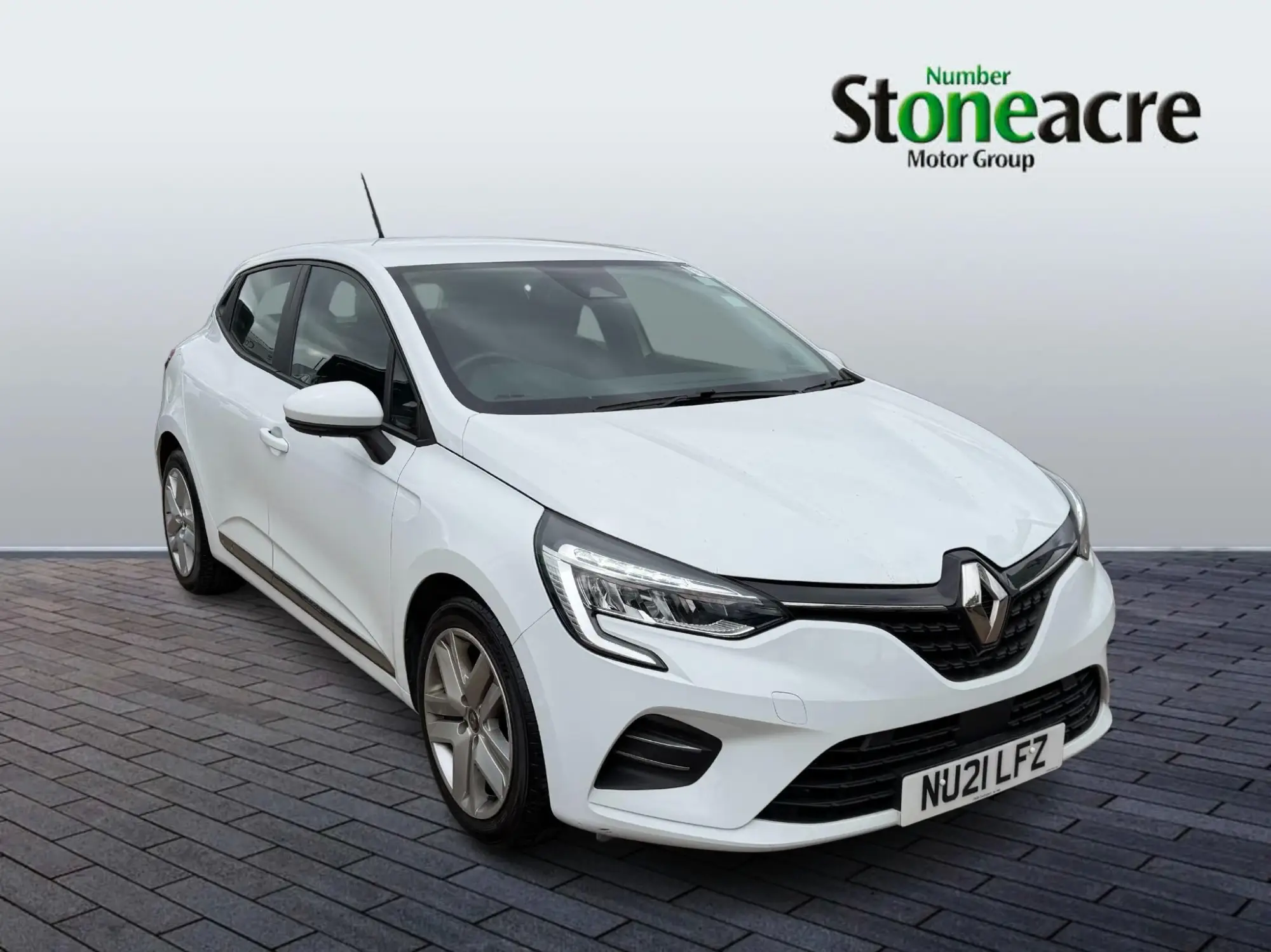 Renault Clio Image 1