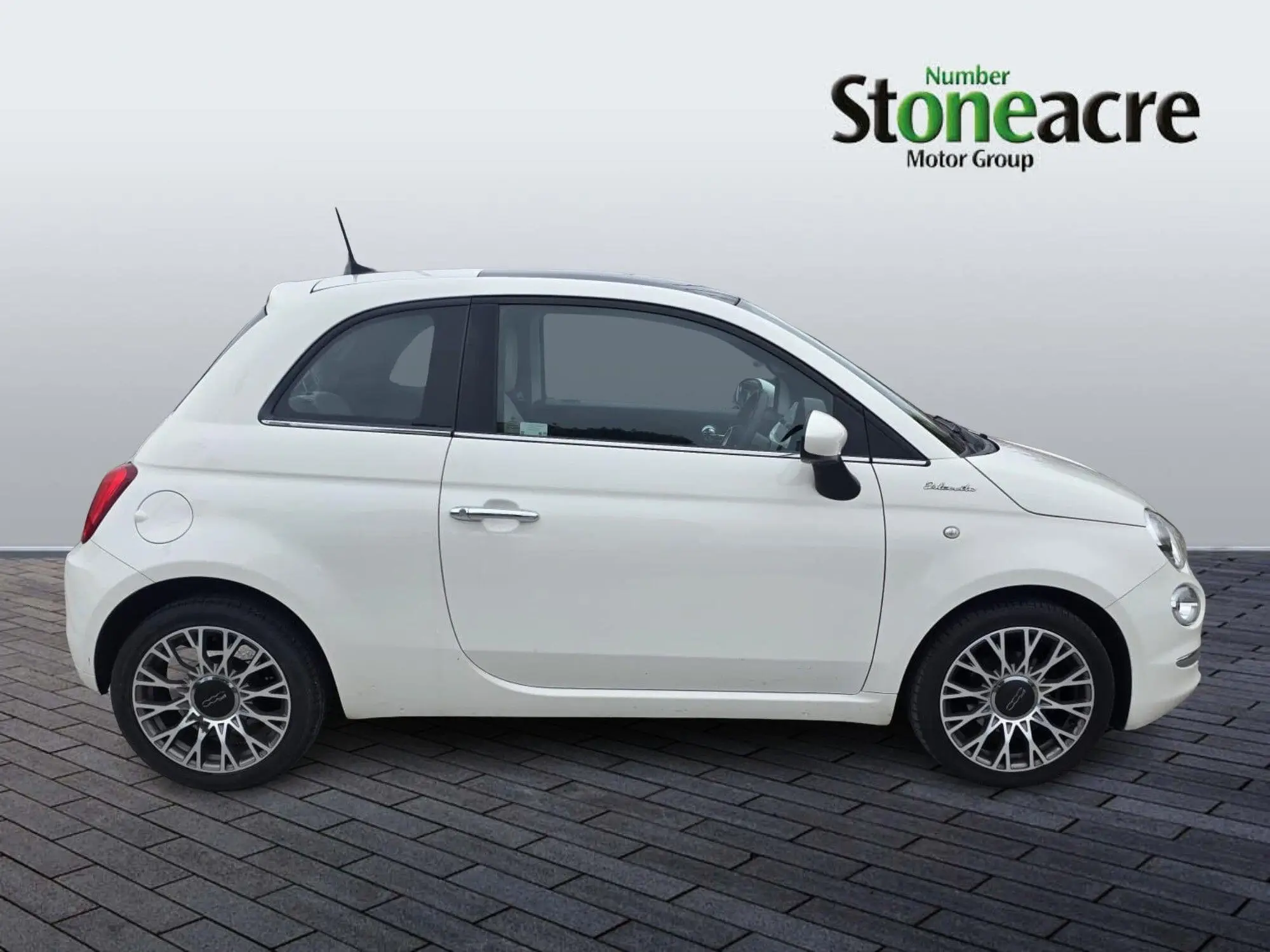 Fiat 500 1.0 Mild Hybrid Dolcevita Plus 3dr YN21CCW Image 2